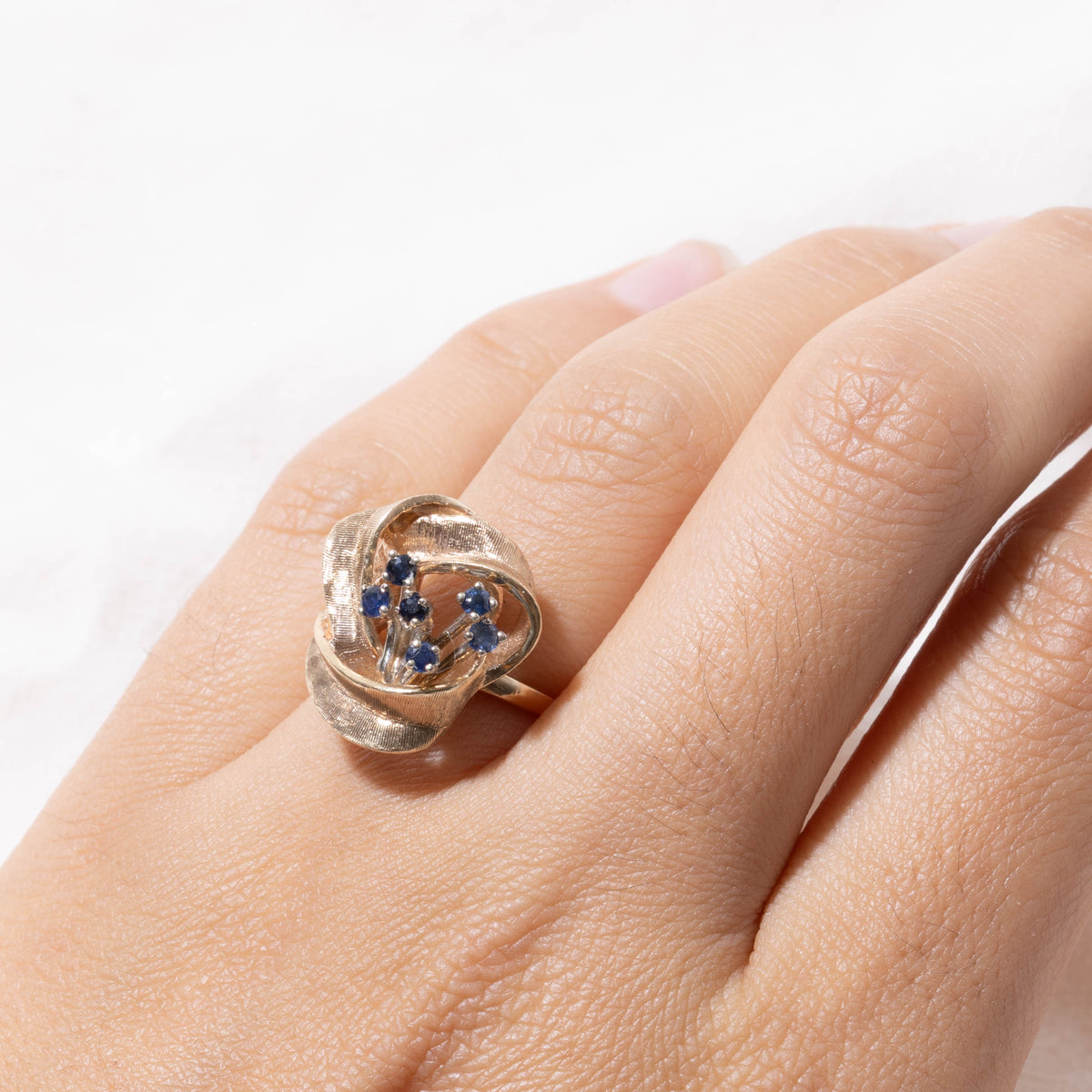 14k Scattered Sapphire Textured Floral Cocktail Ring | SZ 6.25