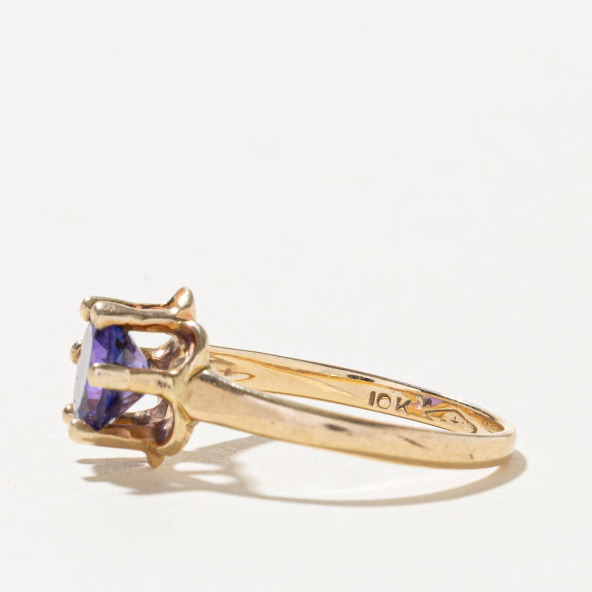 10k Belcher Set Synthetic Sapphire Floral Ring | SZ 4