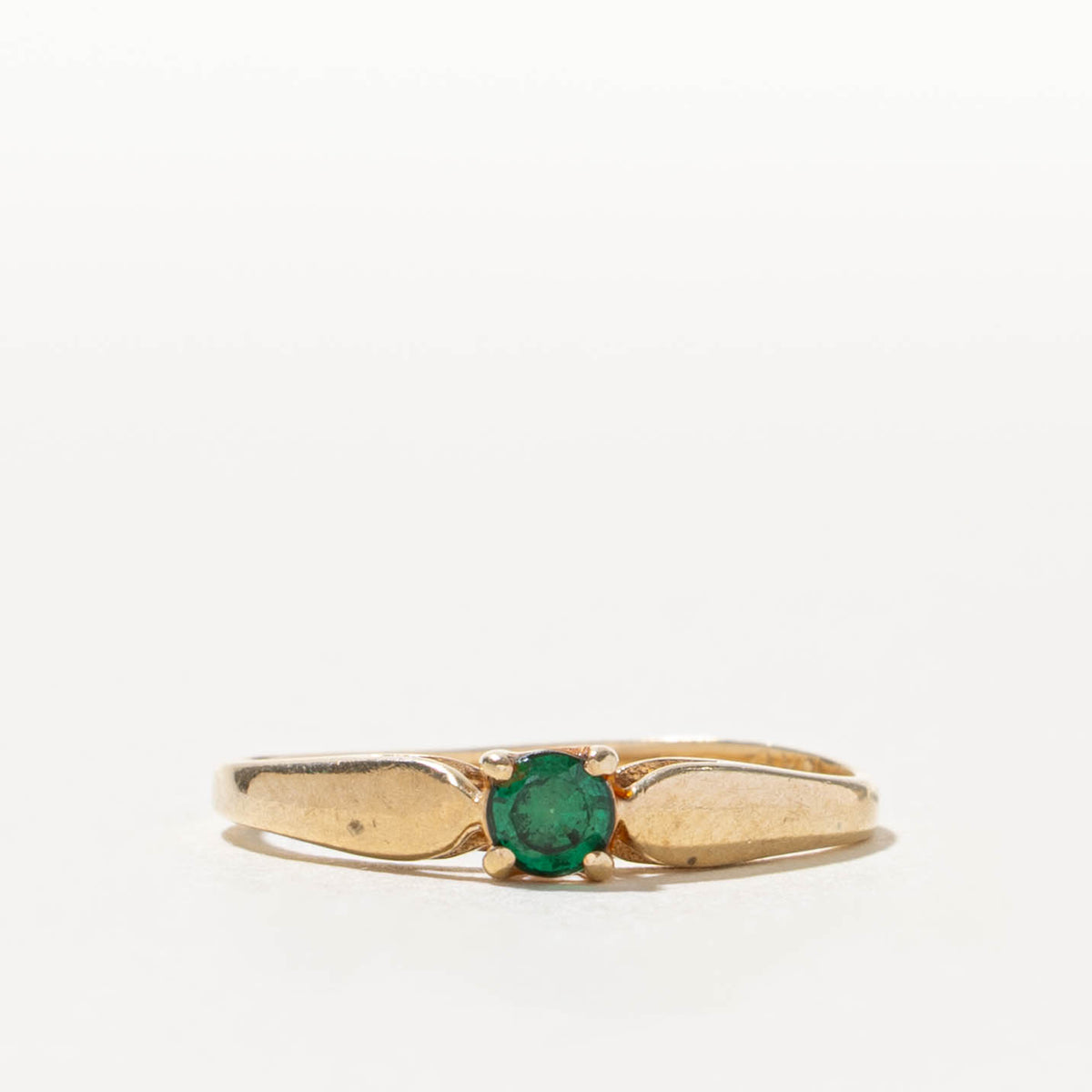 10k Solitaire Round Cut Synthetic Emerald Ring | SZ 6.75