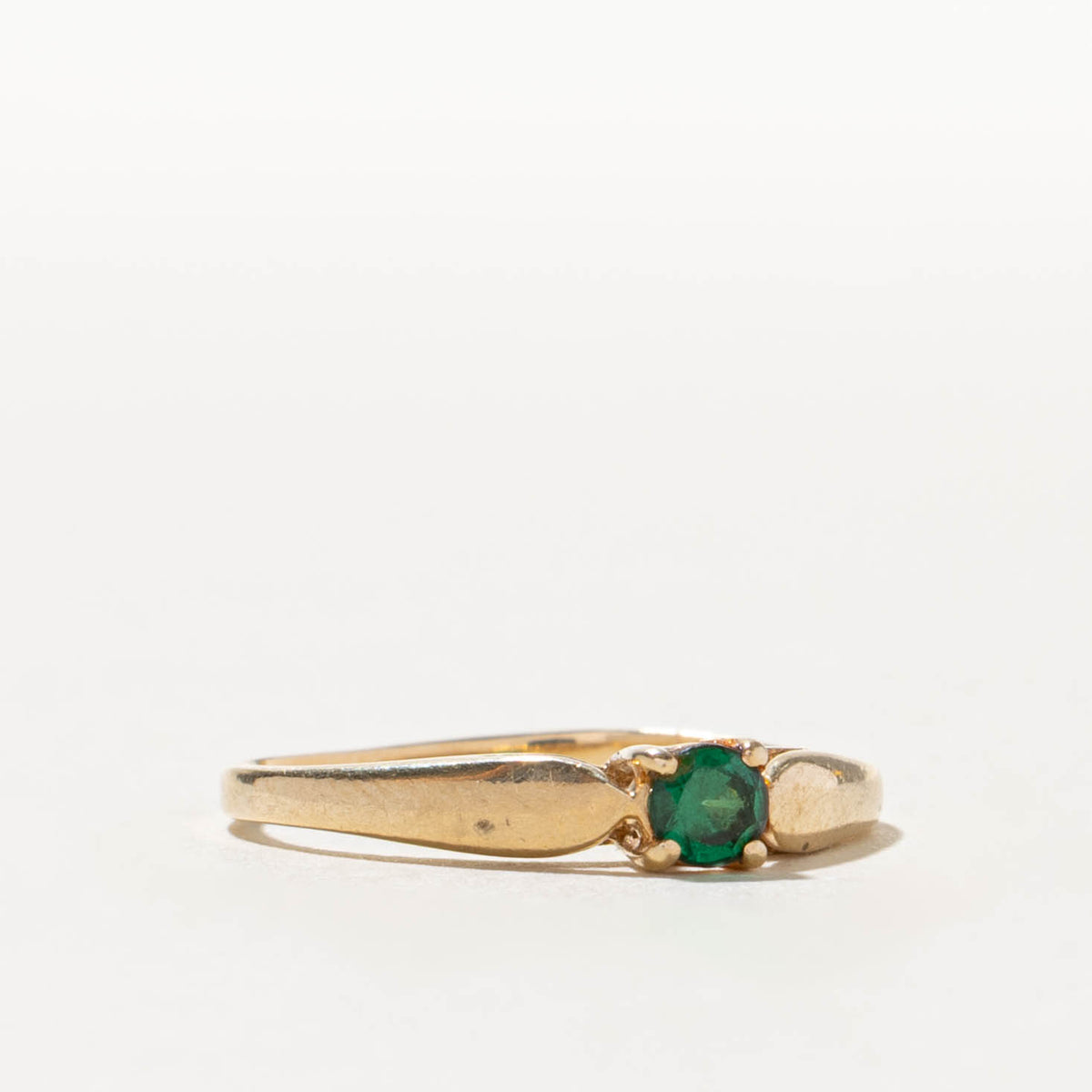 10k Solitaire Round Cut Synthetic Emerald Ring | SZ 6.75