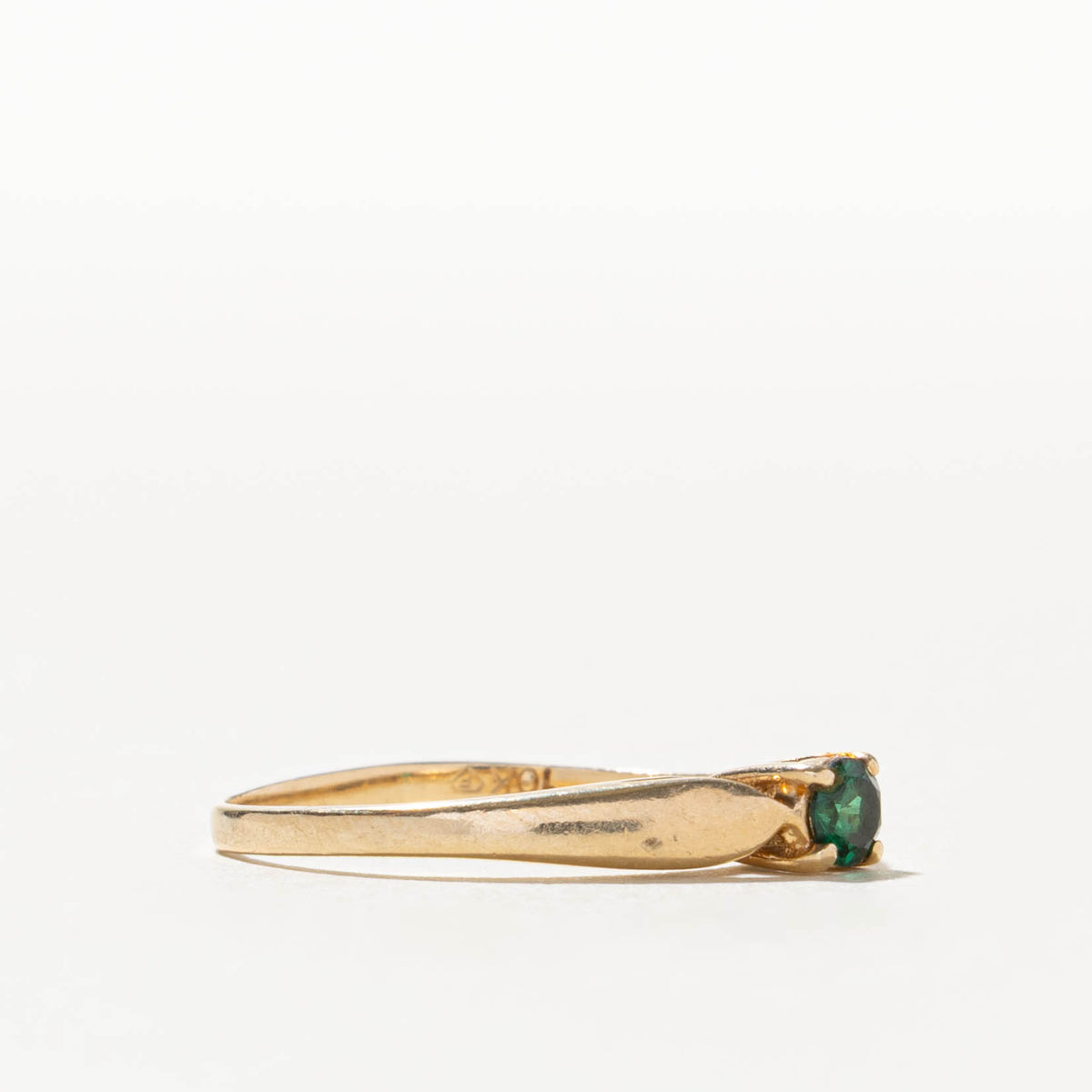 10k Solitaire Round Cut Synthetic Emerald Ring | SZ 6.75