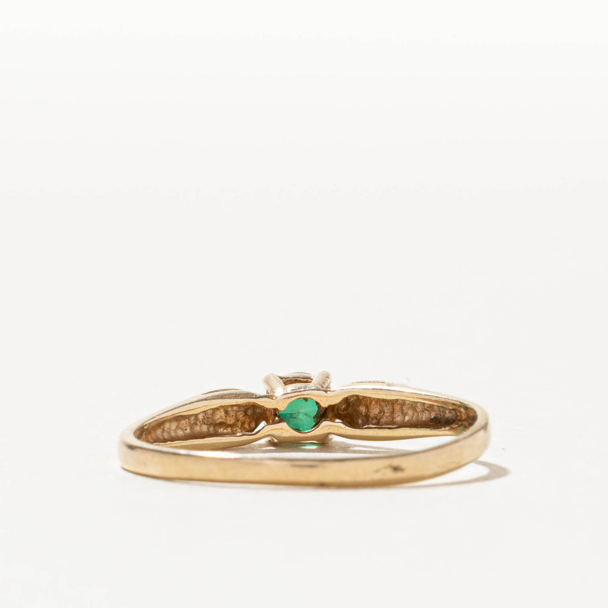 10k Solitaire Round Cut Synthetic Emerald Ring | SZ 6.75