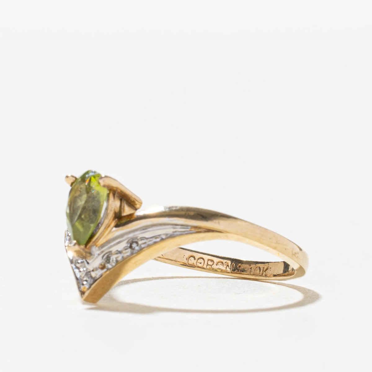 10k Peridot & Diamond Accented Chevron Ring | SZ 6.25