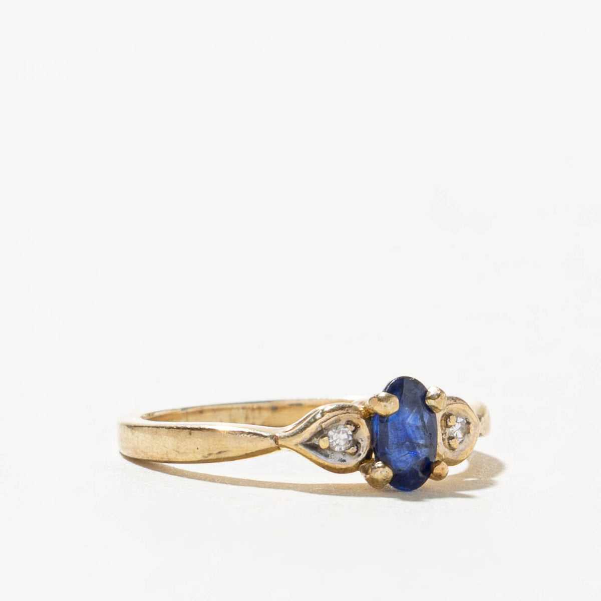 10k Oval Cut Sapphire & Diamond Accented Ring | SZ 3.5