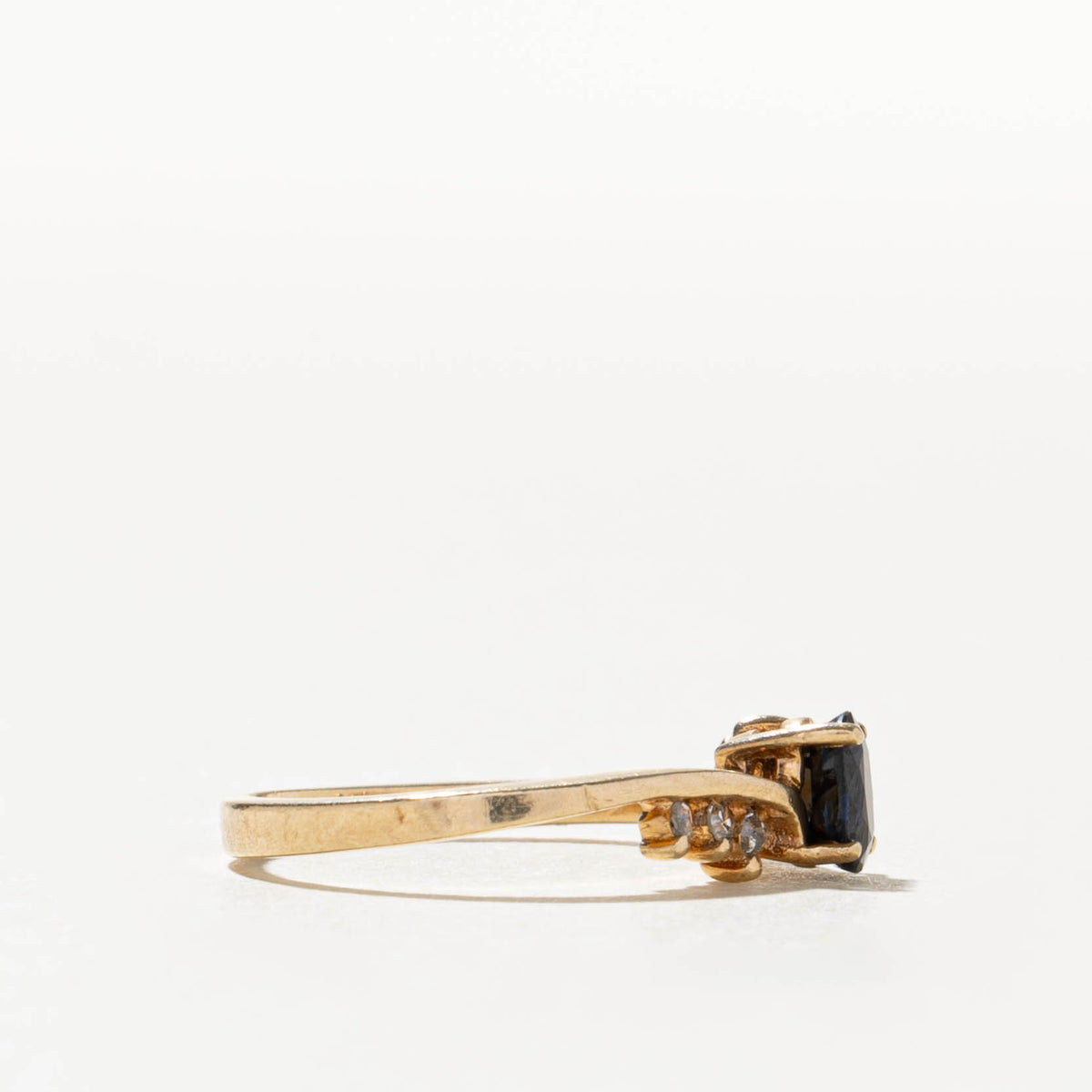 10k Oval Cut Sapphire & Diamond Bypass Ring | SZ 4.25