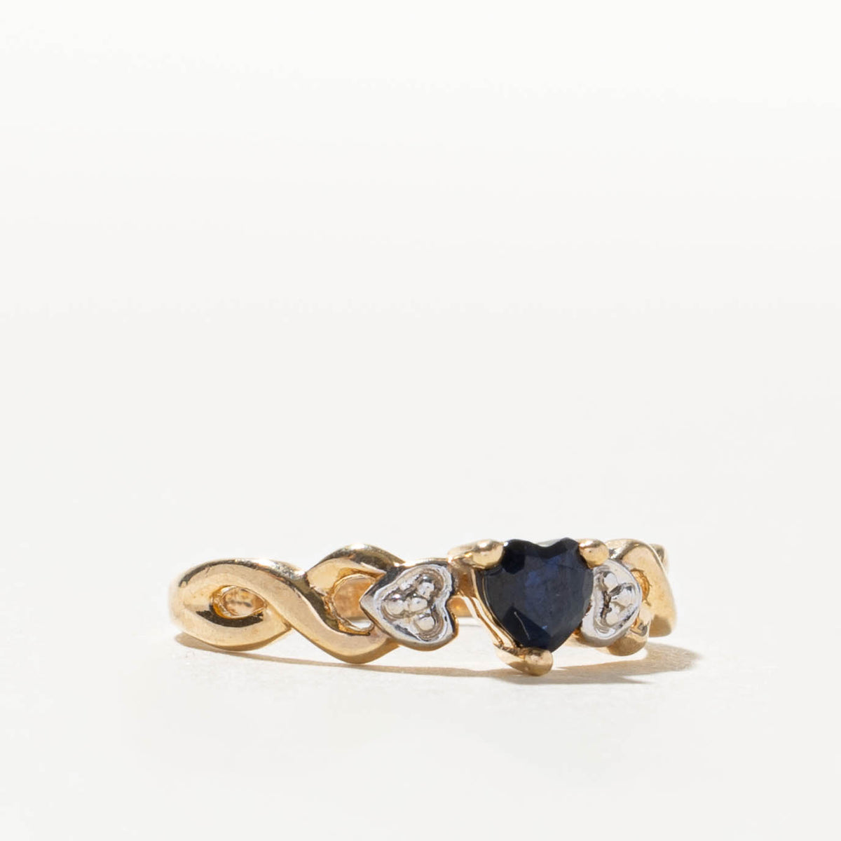 10k Heart Cut Sapphire Accented Ring | SZ 5