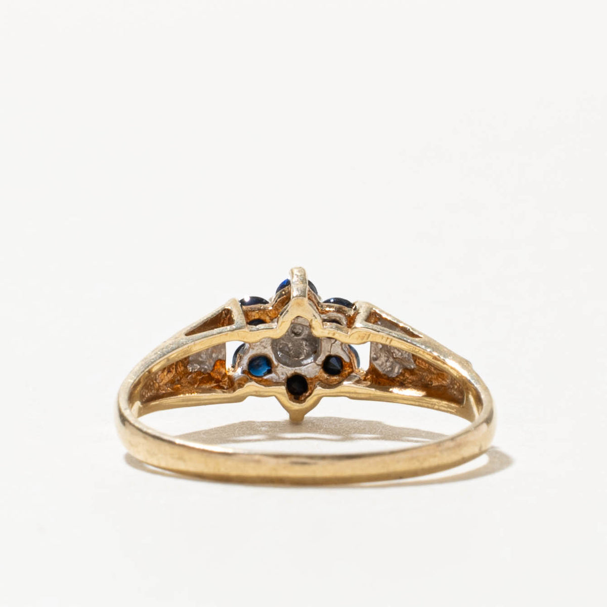 9k Sapphire & Diamond Petal Cluster Engraved Ring | SZ 5.5