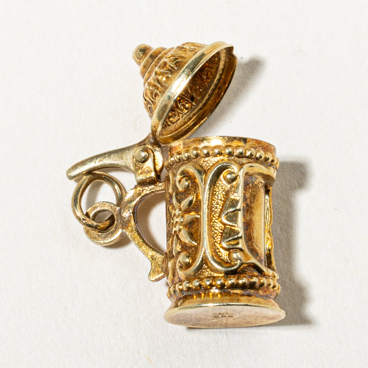 14k Yellow Gold Embossed Beer Stein Charm
