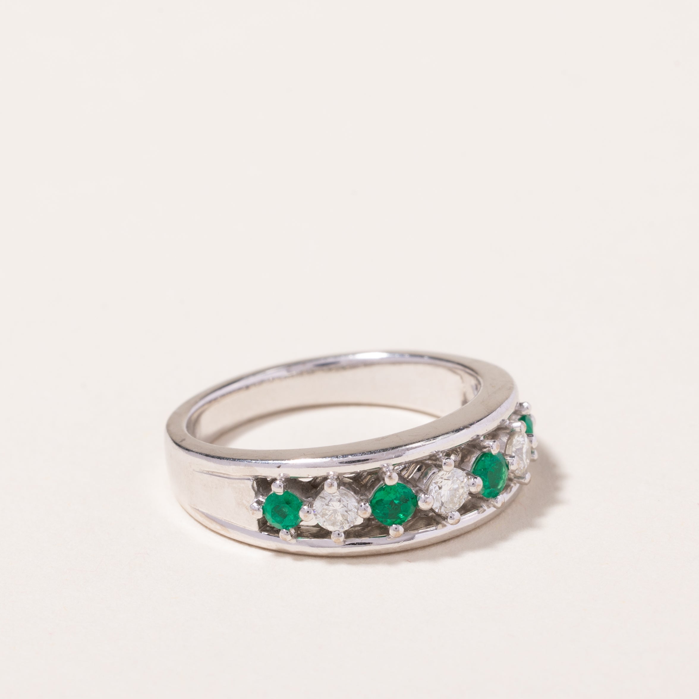 18k White Gold Emerald & Diamond Ring | 0.21ctw, 0.20ctw | SZ 6.75