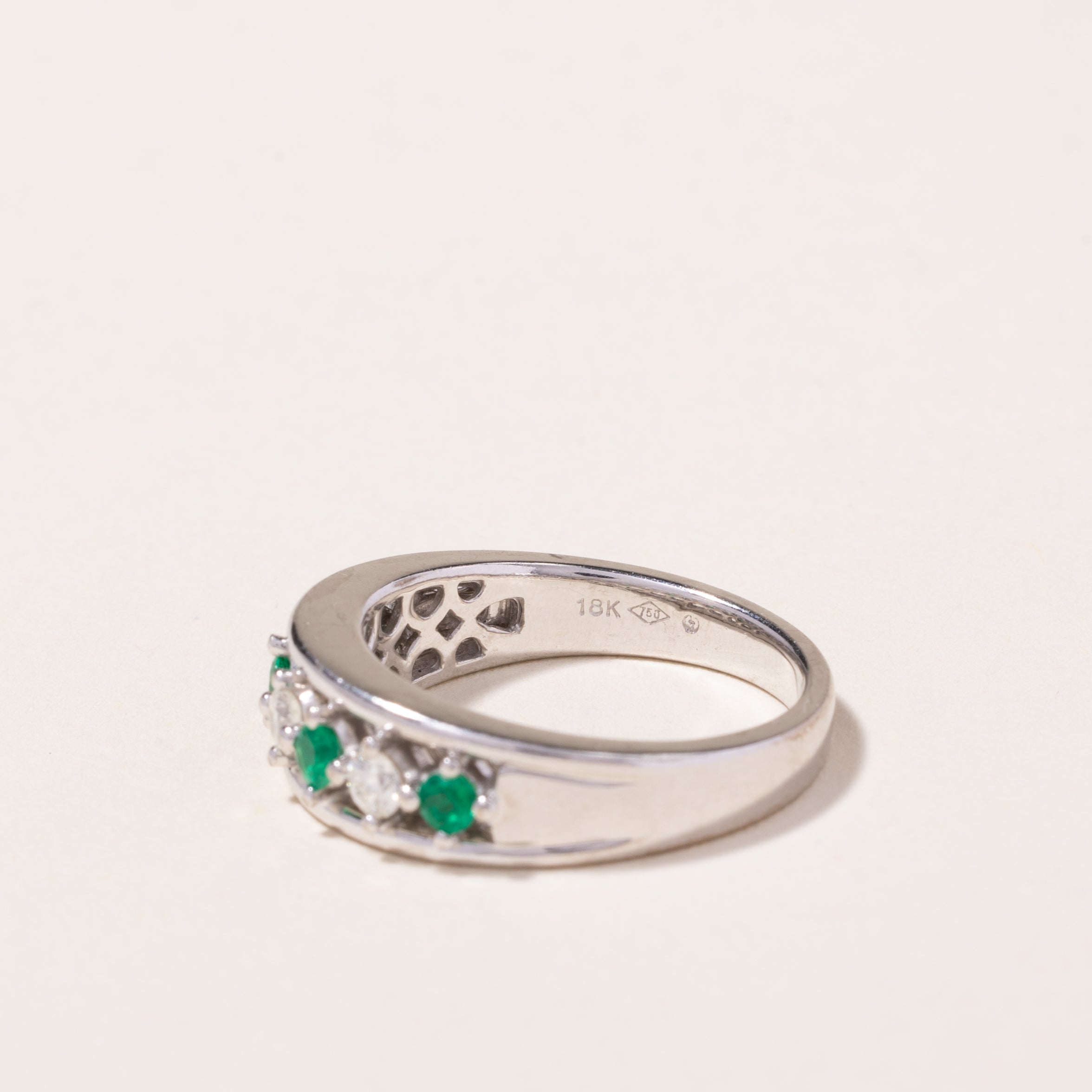18k White Gold Emerald & Diamond Ring | 0.21ctw, 0.20ctw | SZ 6.75