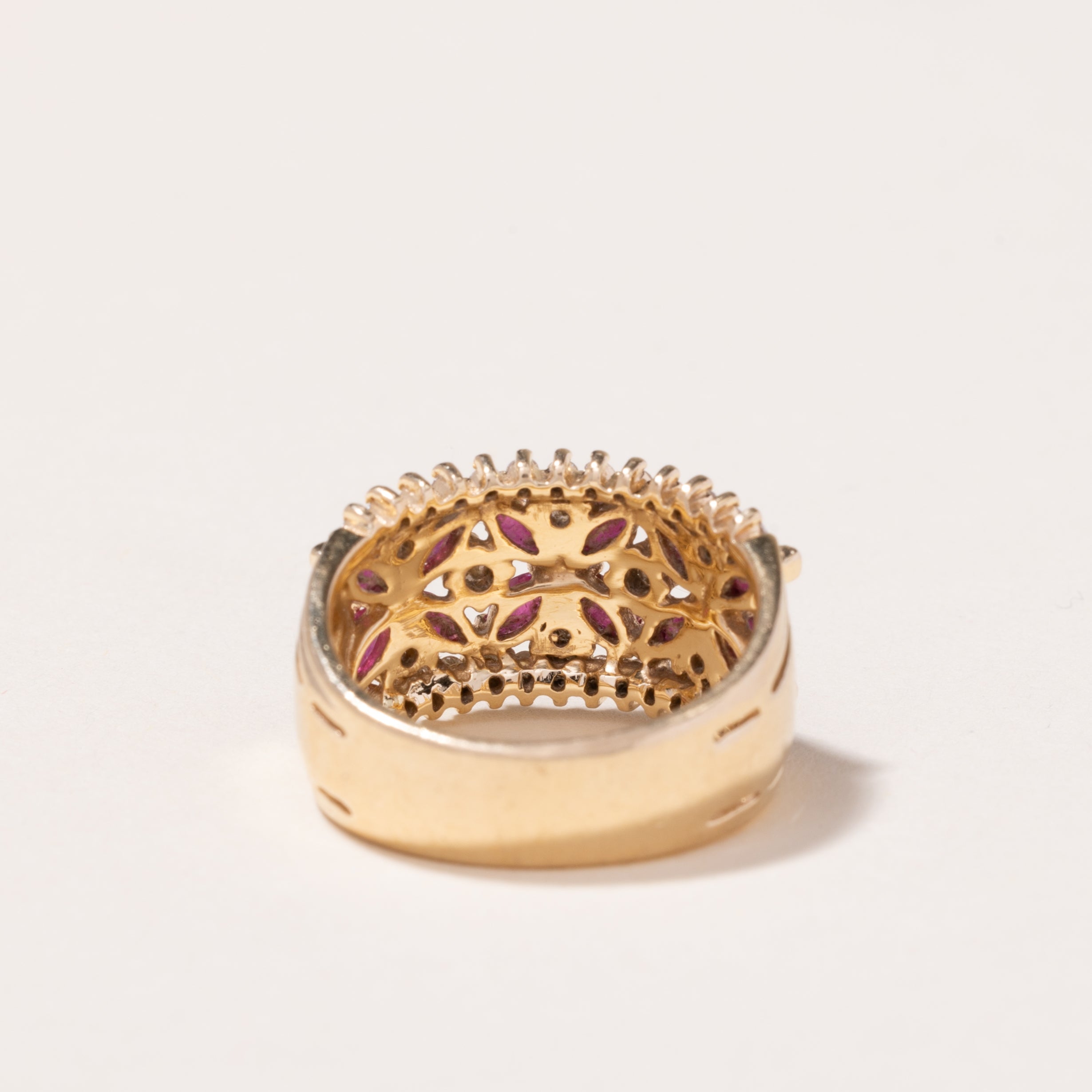 14k Yellow Gold Ruby and Diamond Ring | 0.94ctw, 0.22ctw, 0.39ctw | SZ 7