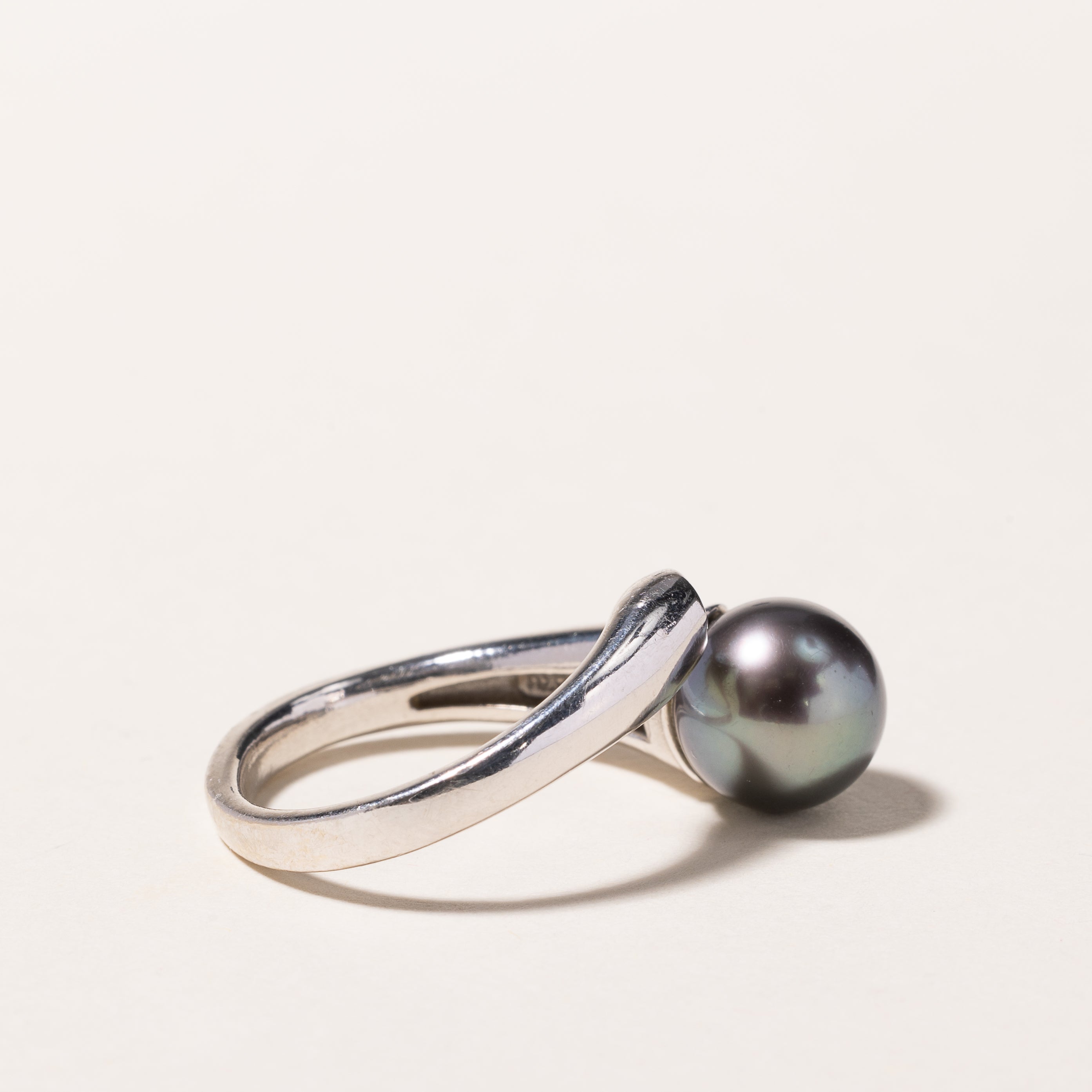 14k White Gold Black Pearl and Diamond Ring | 9.20mm, 0.15ct | SZ 6.25