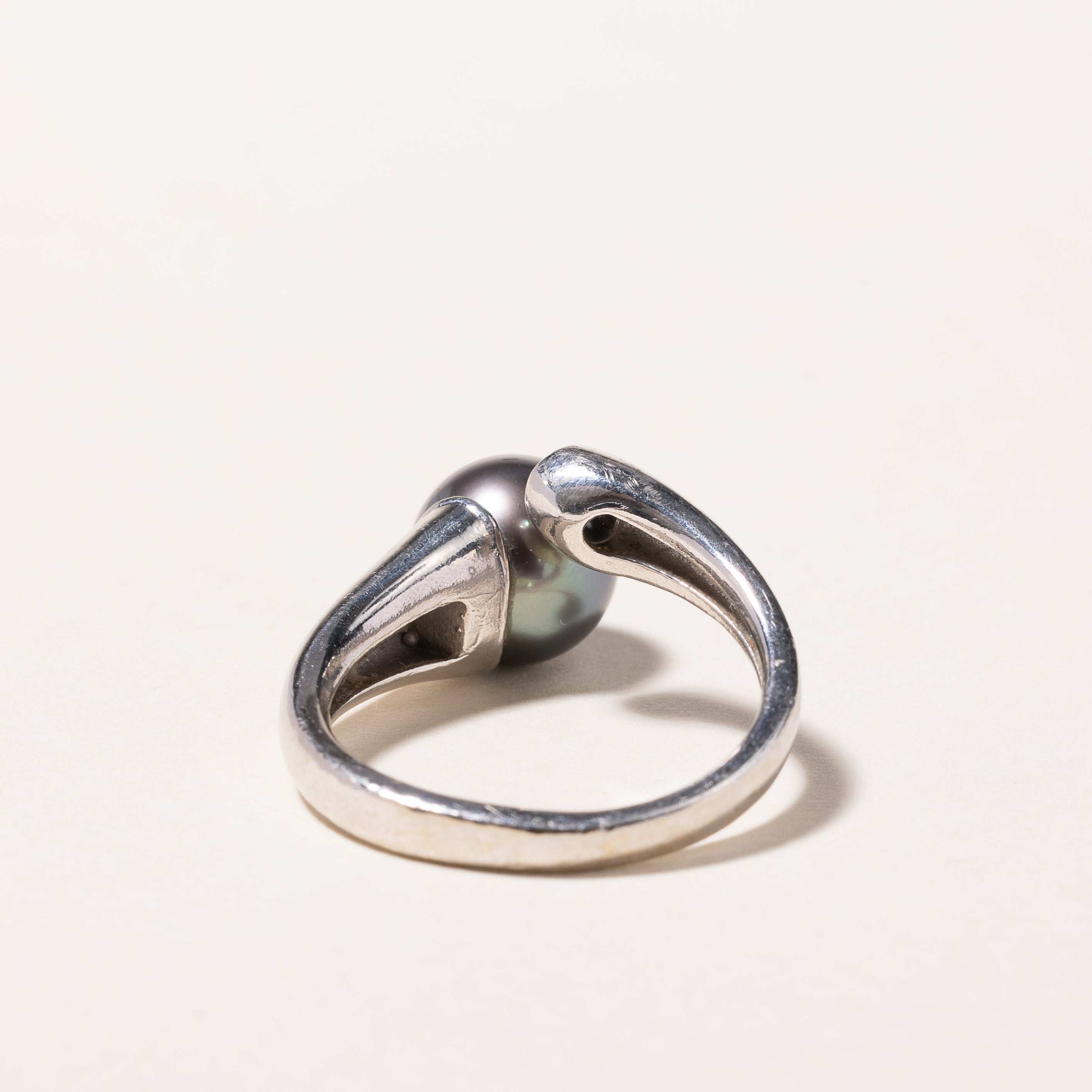 14k White Gold Black Pearl and Diamond Ring | 9.20mm, 0.15ct | SZ 6.25