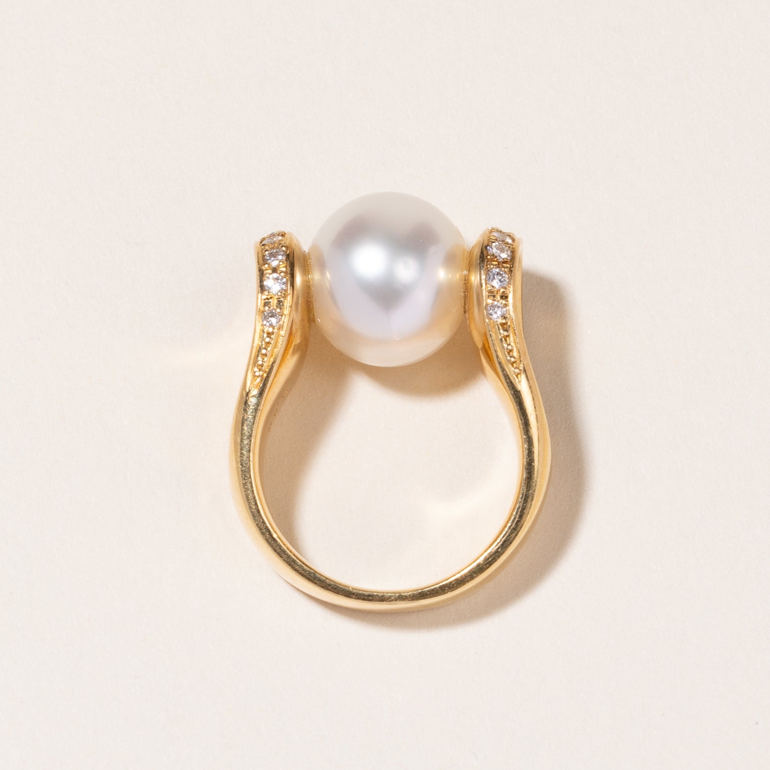 Bague en or jaune 18 carats, perle des mers du Sud et diamants | 11,50-11,80 mm, 0,30 ct | Taille 6