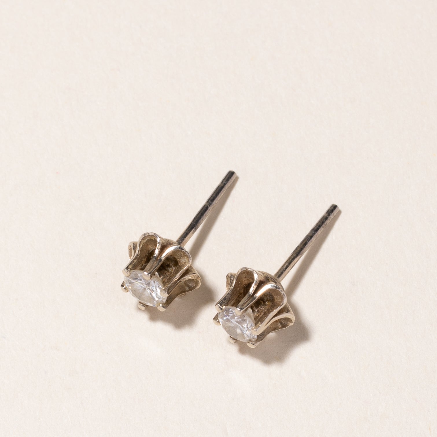 Boucles d'oreilles puces en or blanc 10 carats et diamants | 0,48 ct au total