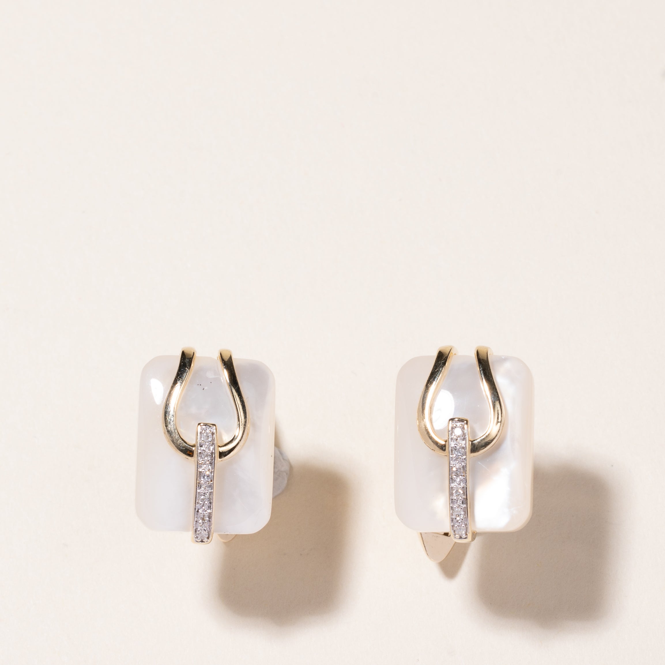 14k Yellow Gold Diamond & Pearl Cufflinks | 0.05ctw, 17.2x13.3mm |