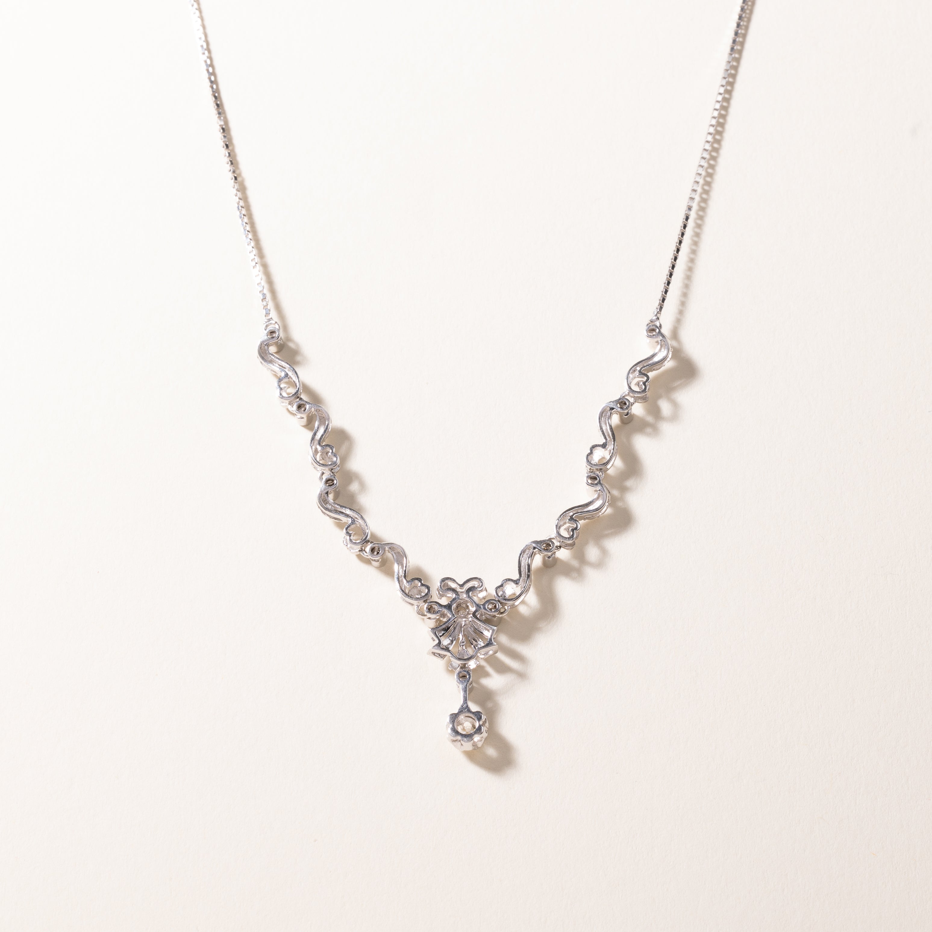 Collier en or blanc 18 carats et diamants | 0,25 ct au total | 43,8 cm