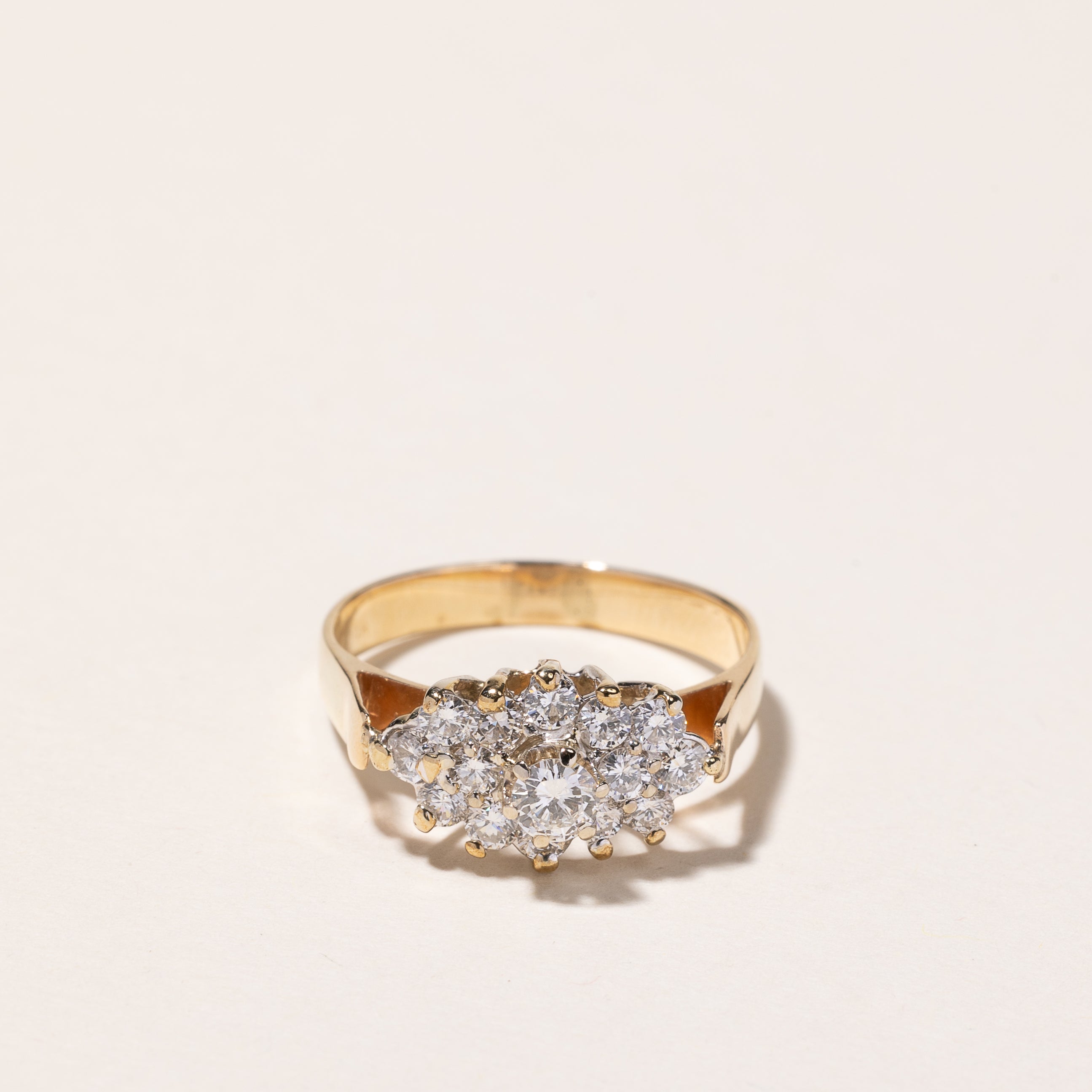 Bague en or jaune 14 carats sertie de diamants | 0,71 ct au total | Taille 7,25