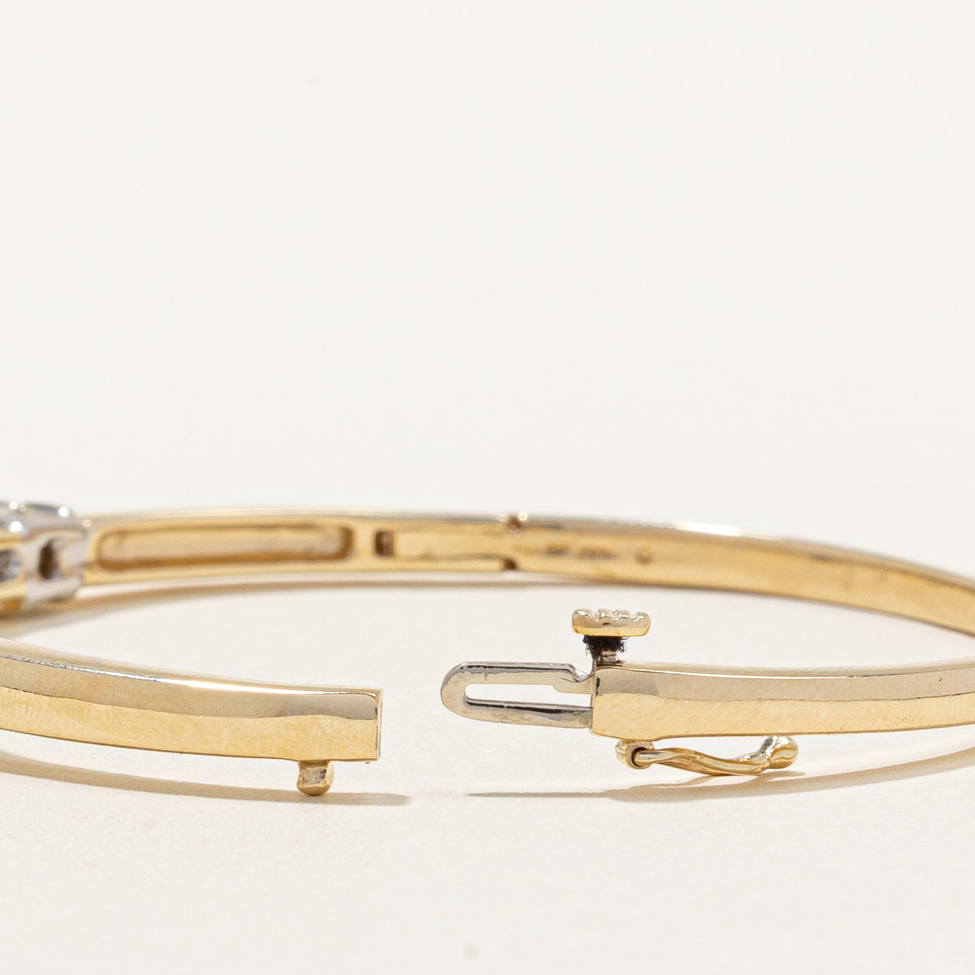 Channel Set Diamonds | 0.75ctw | 6.5" |