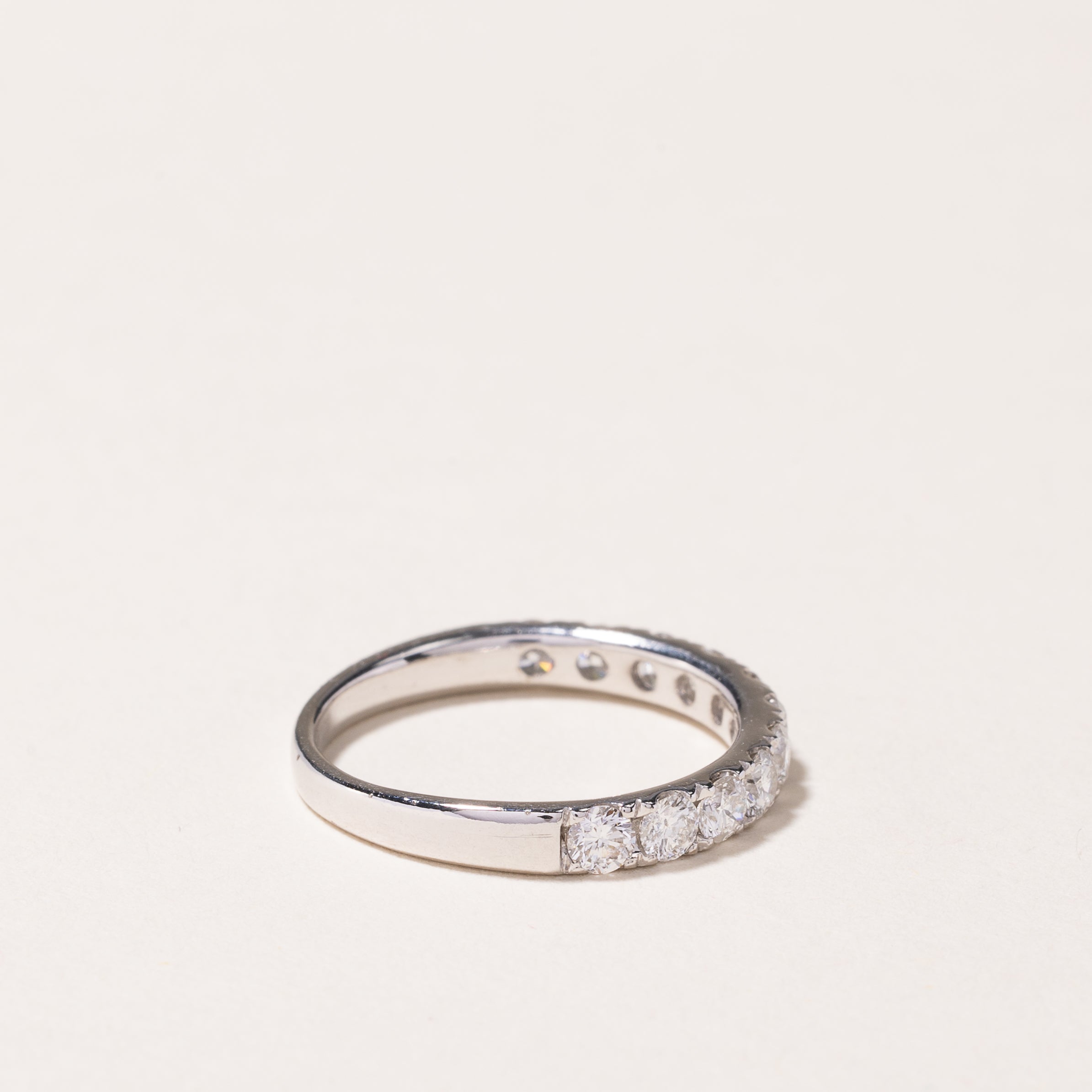 Alliance demi-éternité en or blanc 18 carats sertie de diamants | 0,69 ct au total | Taille 5