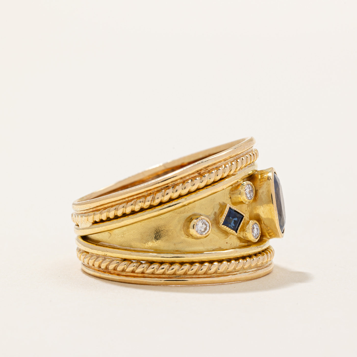 Bague cocktail saphir et diamants | 1,74 ct, 0,17 ct | Taille 9,75 |