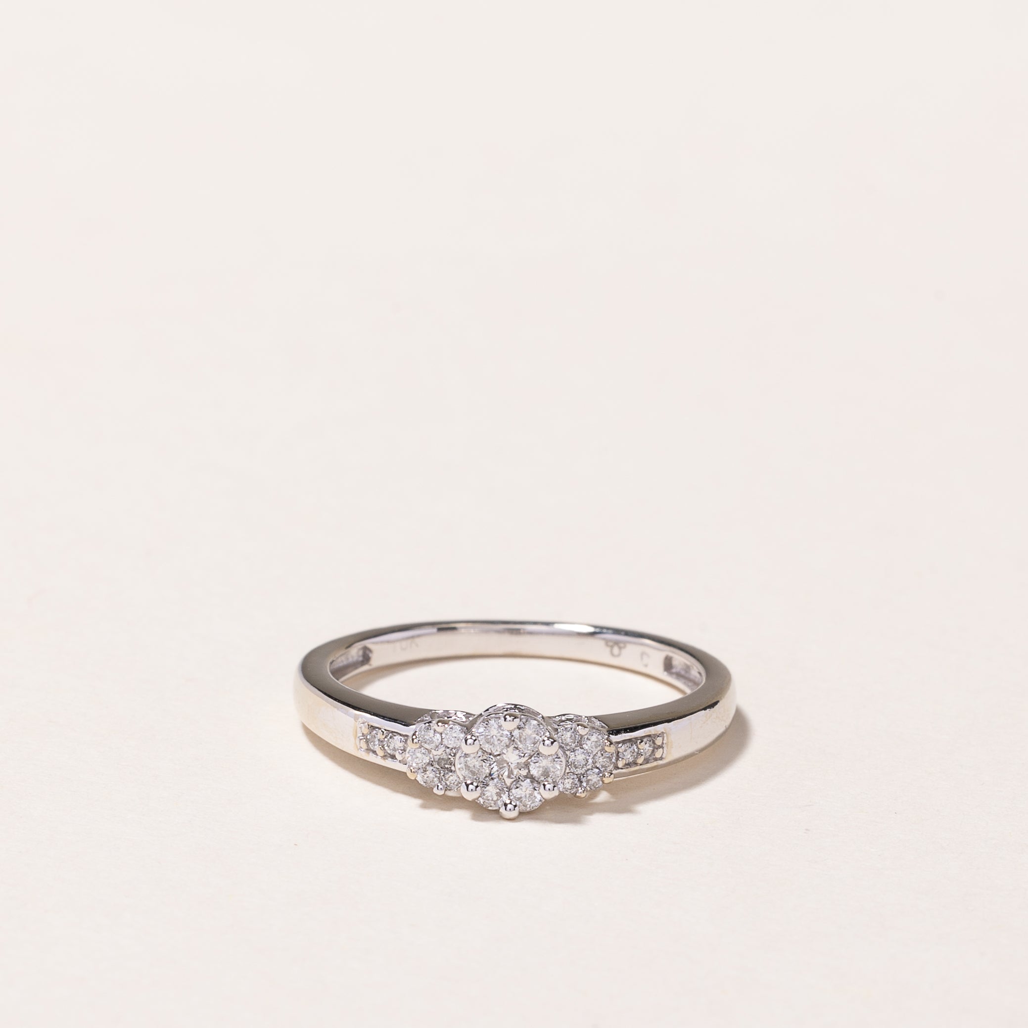 Bague en or blanc 10 carats sertie de diamants en grappe | 0,26 ct au total | Taille 7