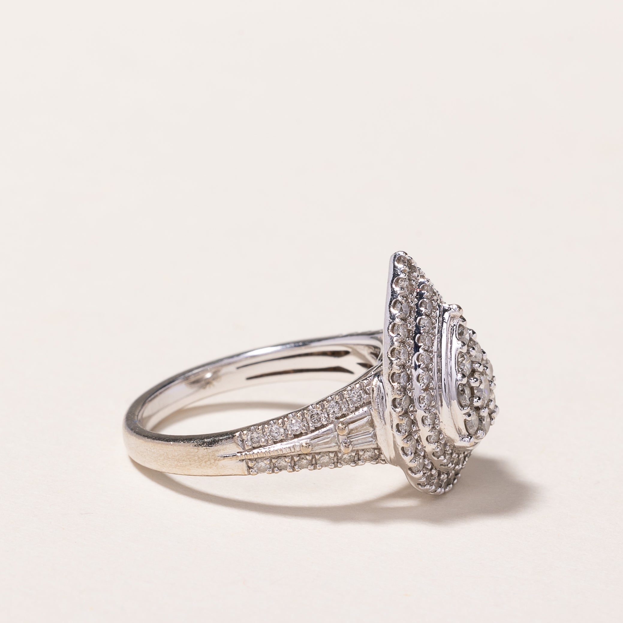 Bague en or blanc 10 carats avec diamant en forme de larme | 1,08 ct au total | Taille 6,75