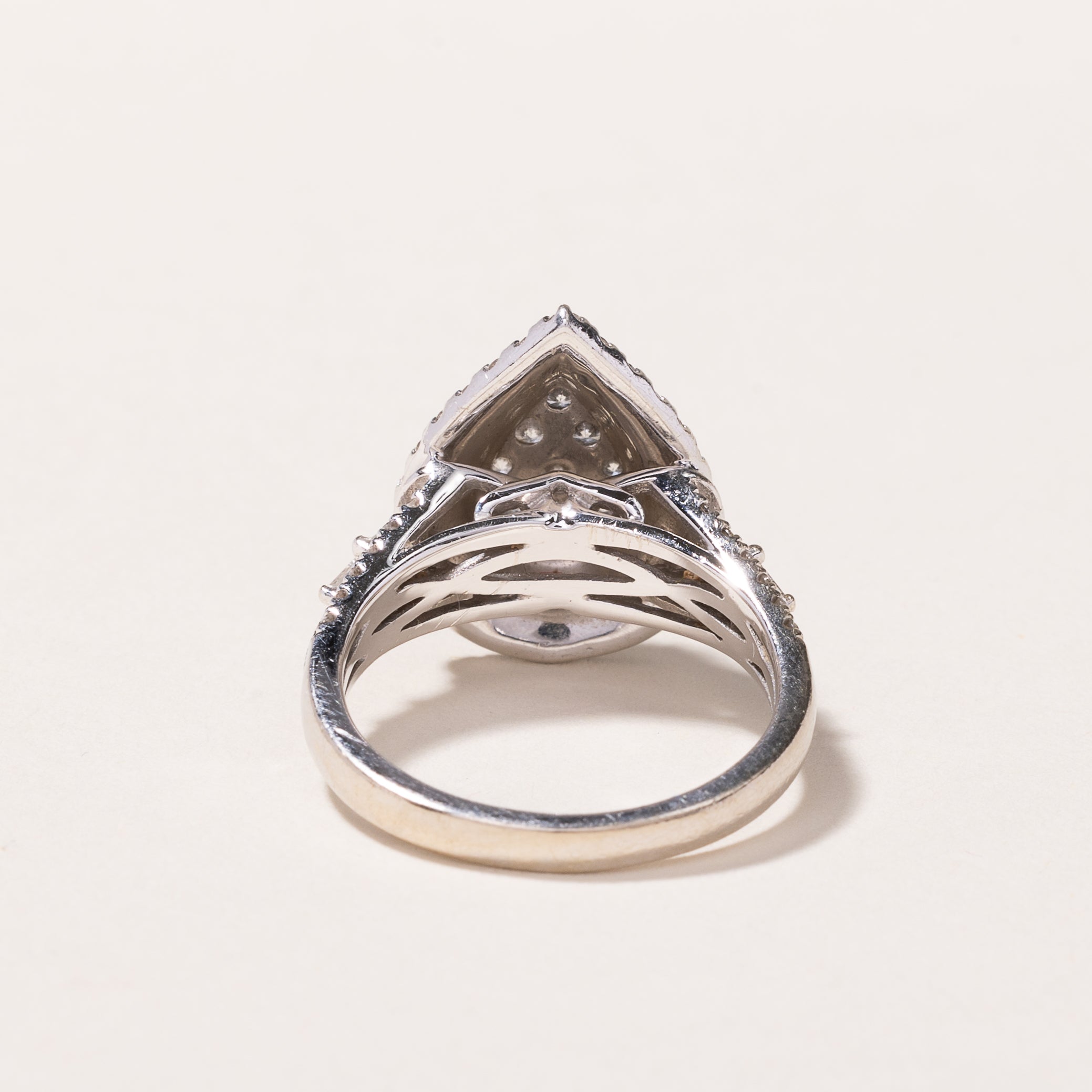Bague en or blanc 10 carats avec diamant en forme de larme | 1,08 ct au total | Taille 6,75