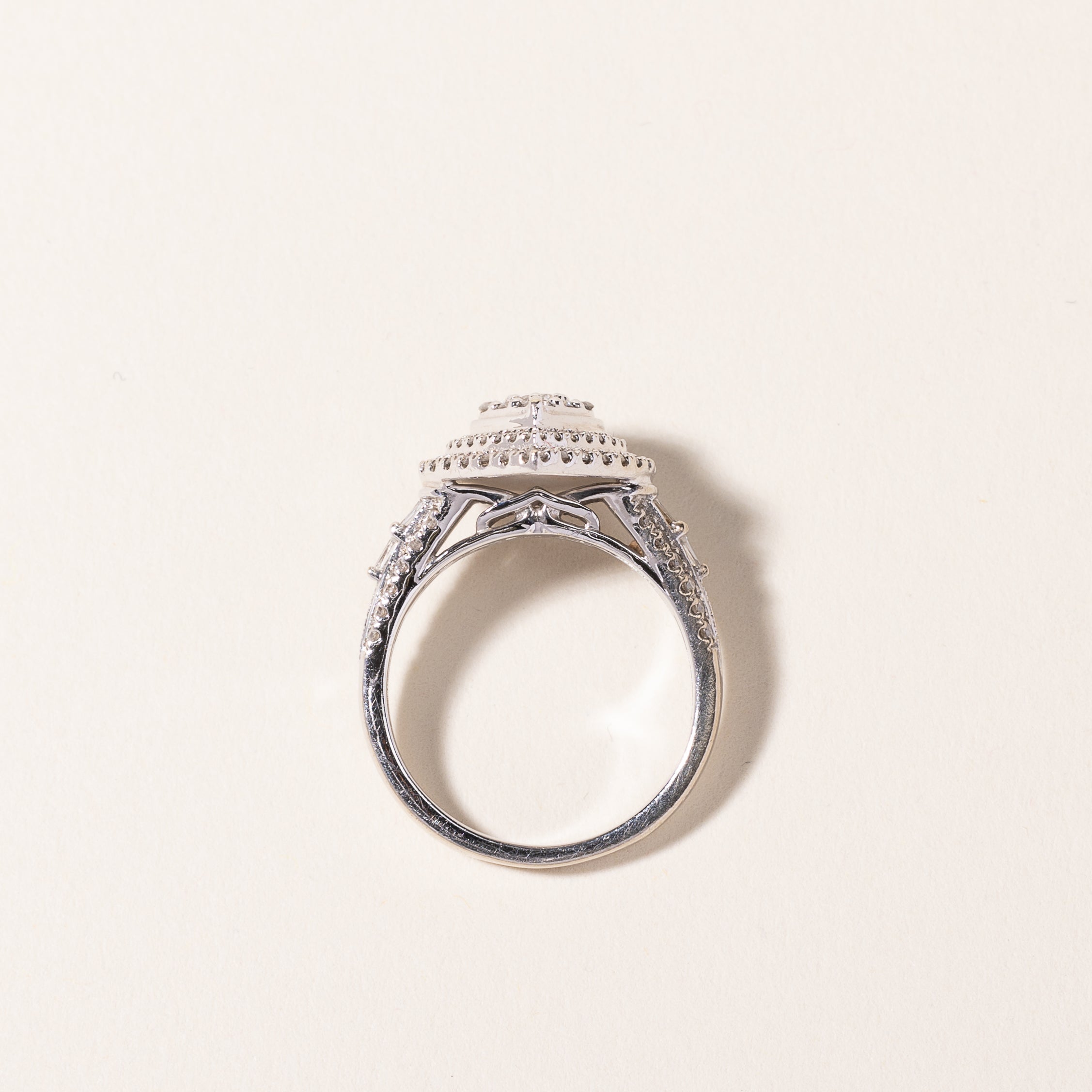 Bague en or blanc 10 carats avec diamant en forme de larme | 1,08 ct au total | Taille 6,75
