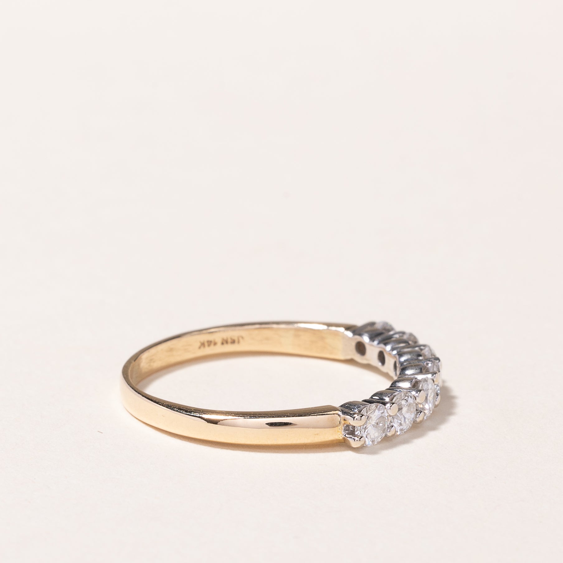 Bague en or jaune 14 carats sertie de sept diamants | 0,70 ct au total | Taille 8