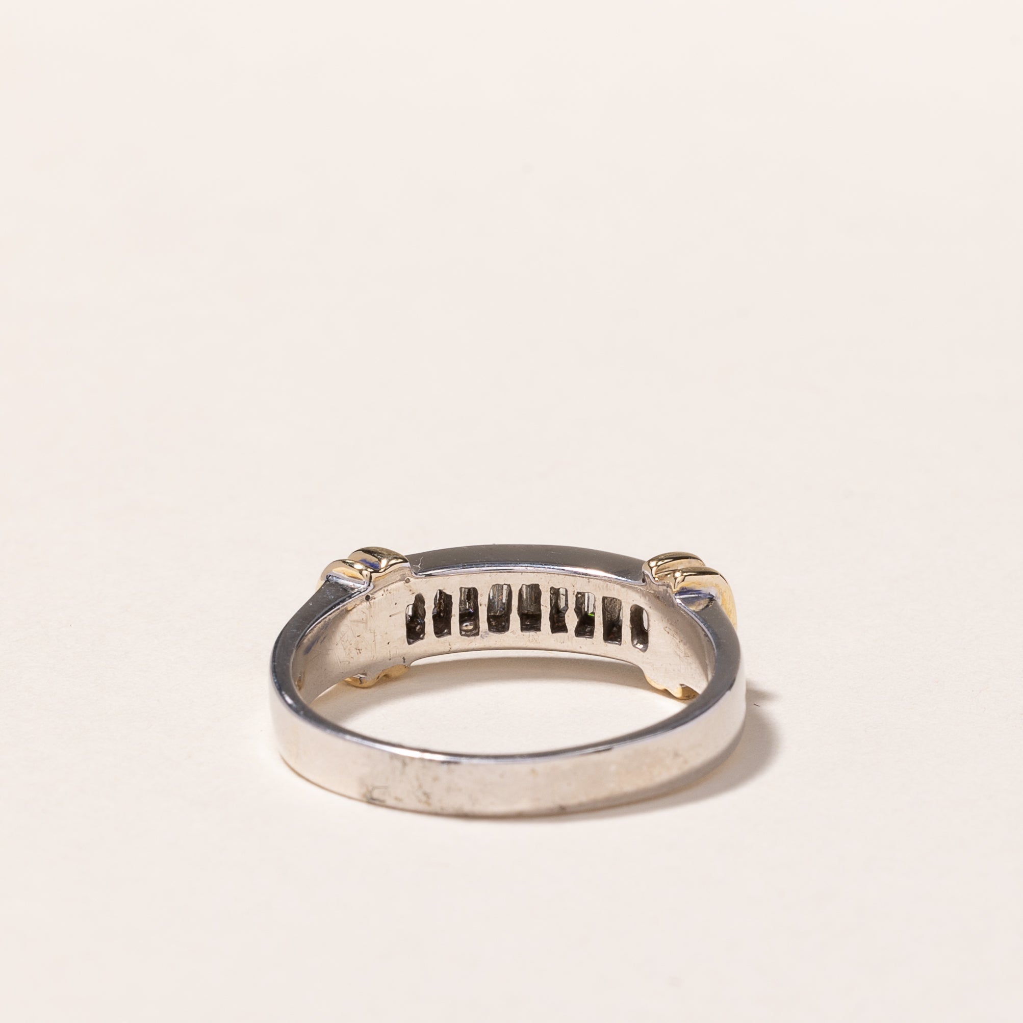 Alliance en or bicolore 14 carats sertie de diamants | 0,44 ct au total | Taille 8