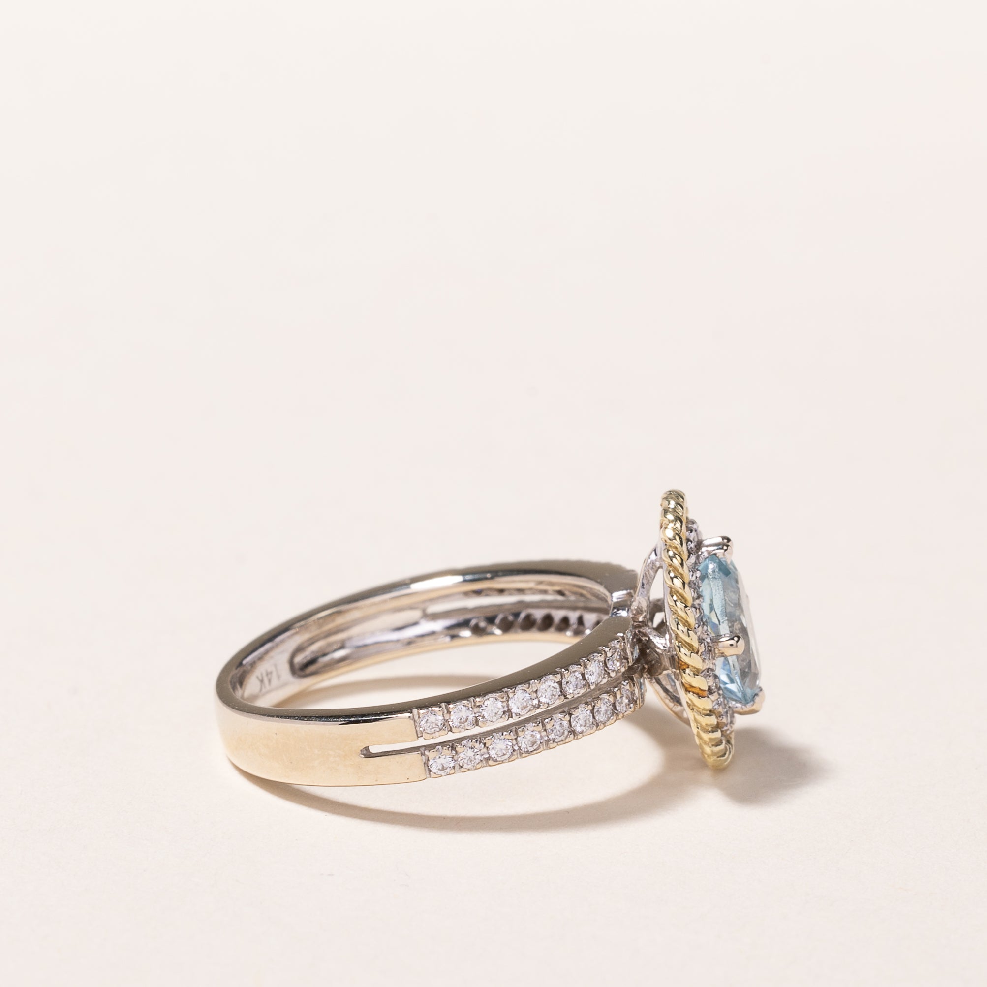 Bague en aigue-marine et diamants | 0,65 ct, 0,27 ct au total | Taille 5,5