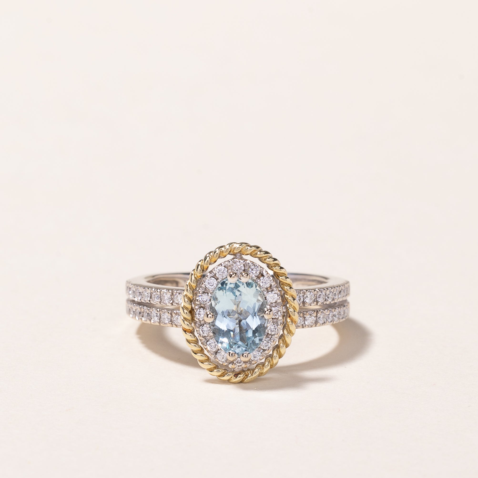 Bague en aigue-marine et diamants | 0,65 ct, 0,27 ct au total | Taille 5,5
