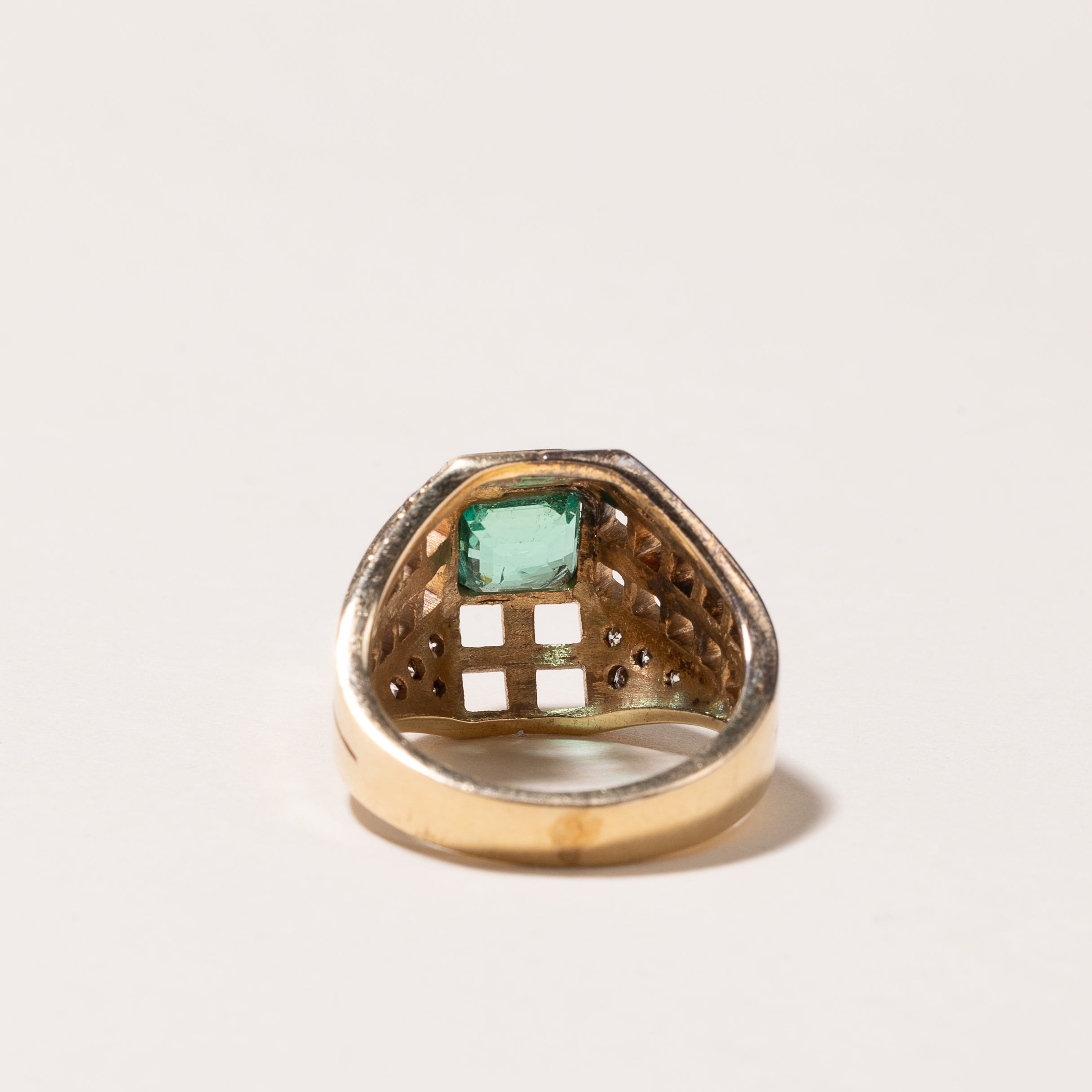Bague en or jaune 14 carats avec émeraude et diamants | 1,14 ct, 0,30 ct au total | Taille 5
