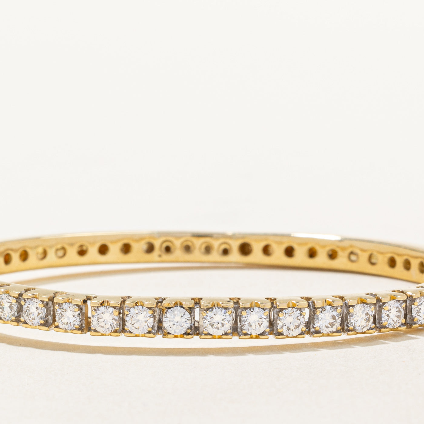 Diamond Bangle | 2.55ctw VS1/VS2 I/J | 7" |
