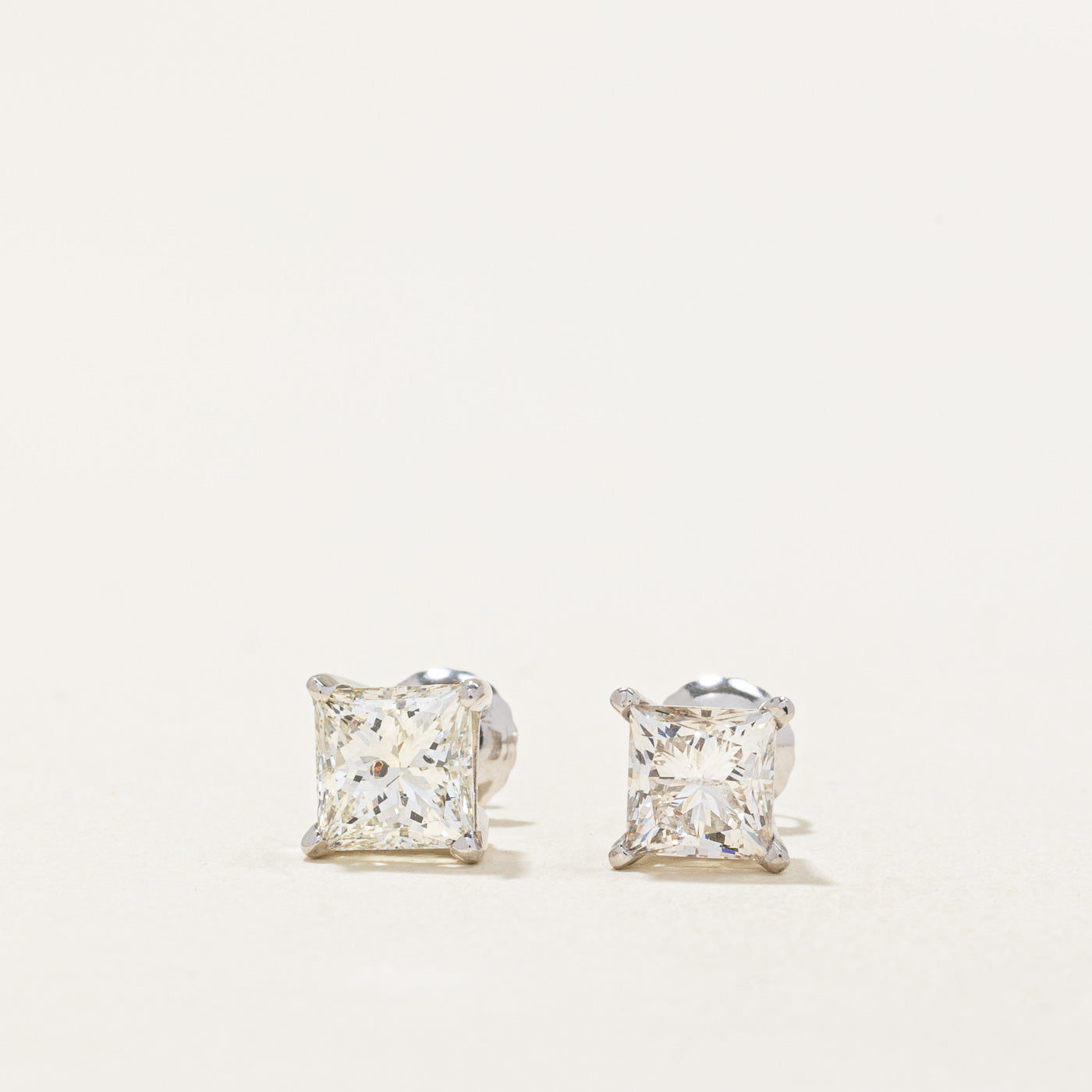 Boucles d'oreilles puces en diamant taille princesse | 2,04 ct I1 J/K |