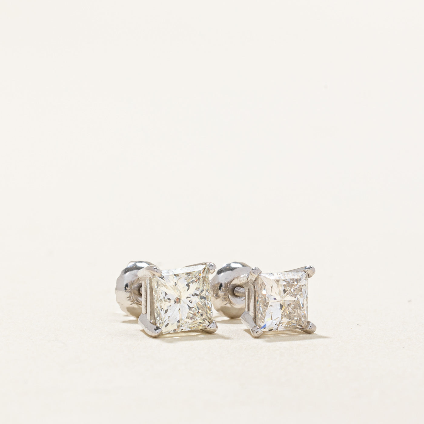 Boucles d'oreilles puces en diamant taille princesse | 2,04 ct I1 J/K |