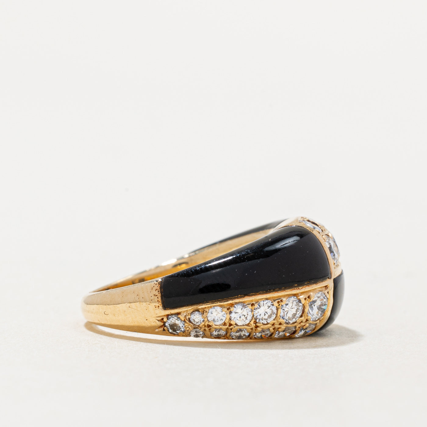 Bague en onyx et diamants | 15 mm x 6 mm, 1,2 ct | Taille 4,75 |