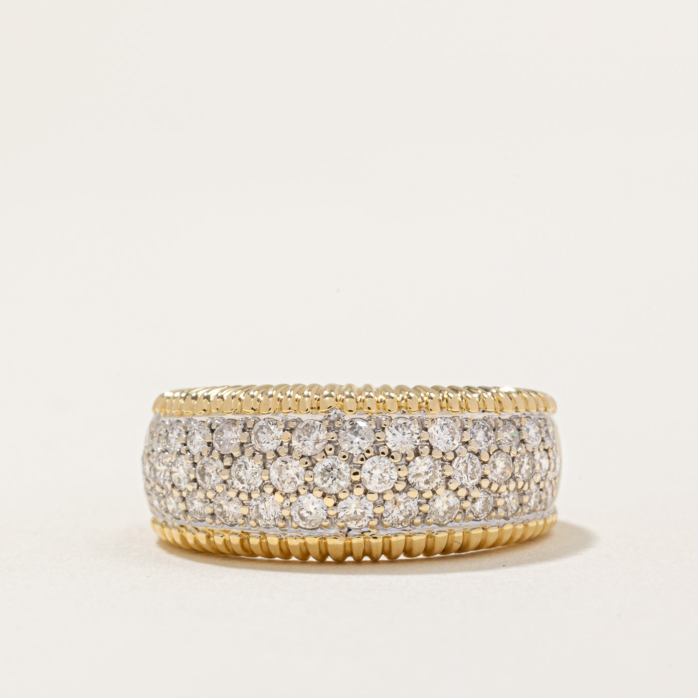 Bague sertie de diamants pavés | 1,01 ct | Taille 7,75 |