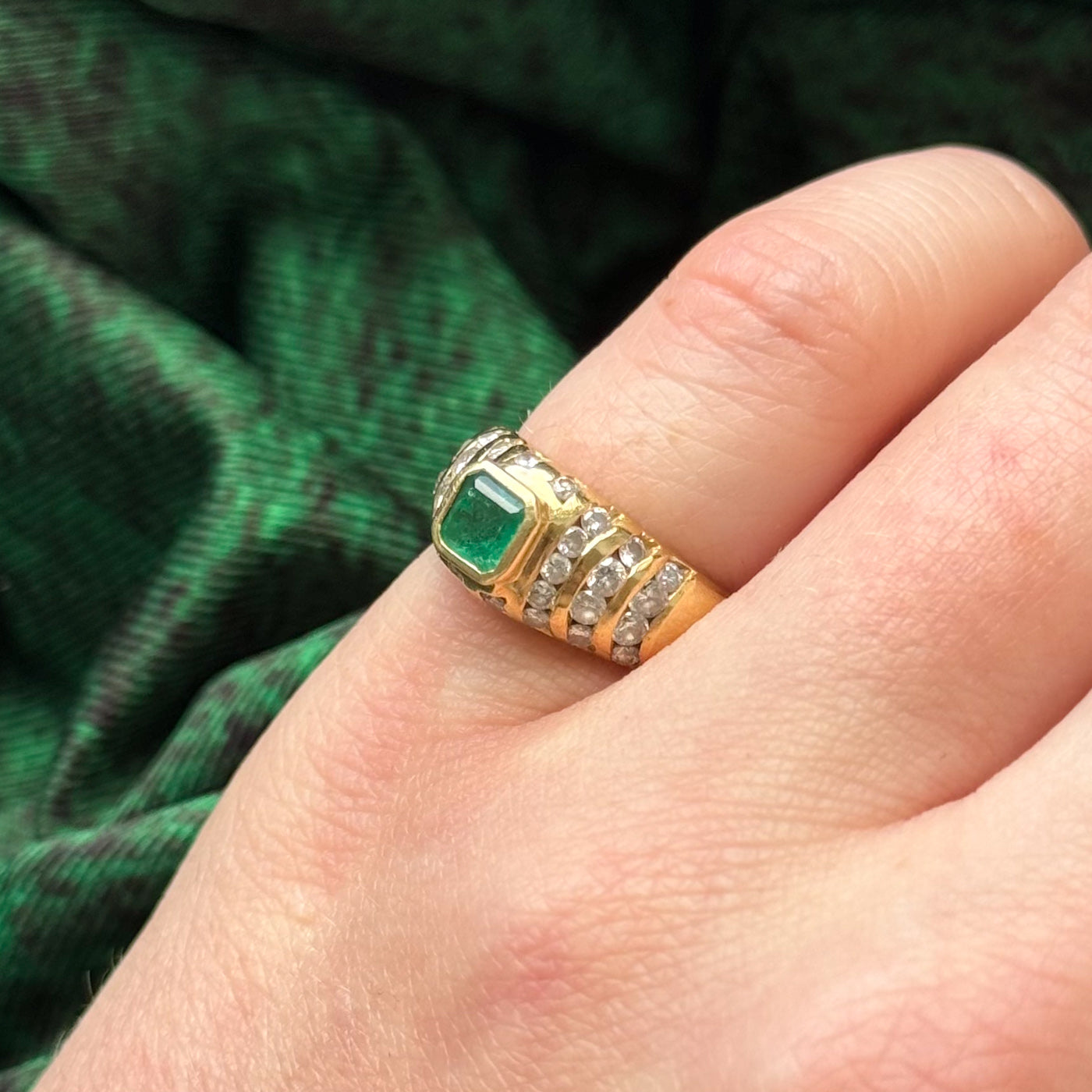 Diamond & Emerald Ring | 0.67ctw, 0.28ct | SZ 4.25 |