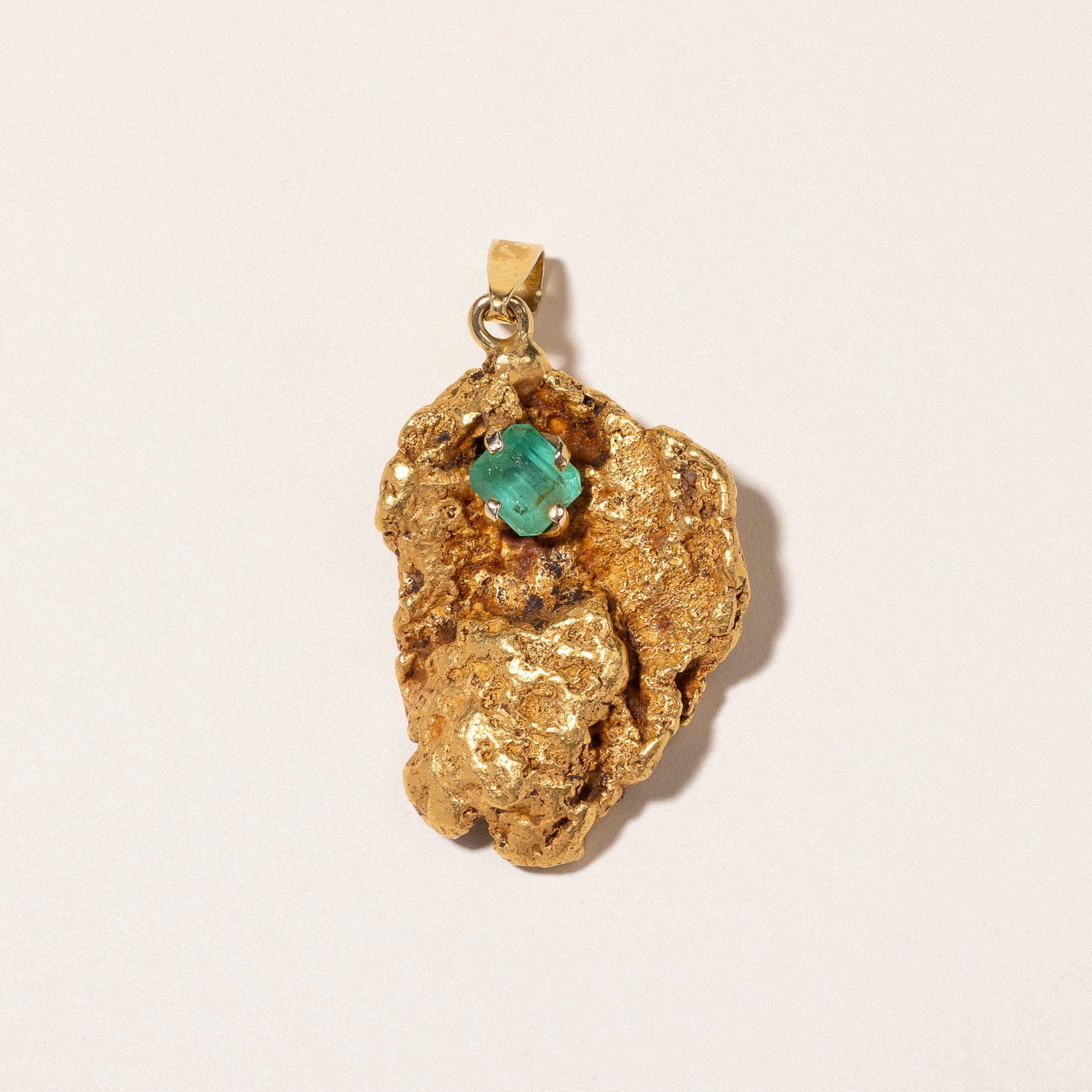 23k Yellow Gold Emerald Nugget Pendant | 1.66ct |