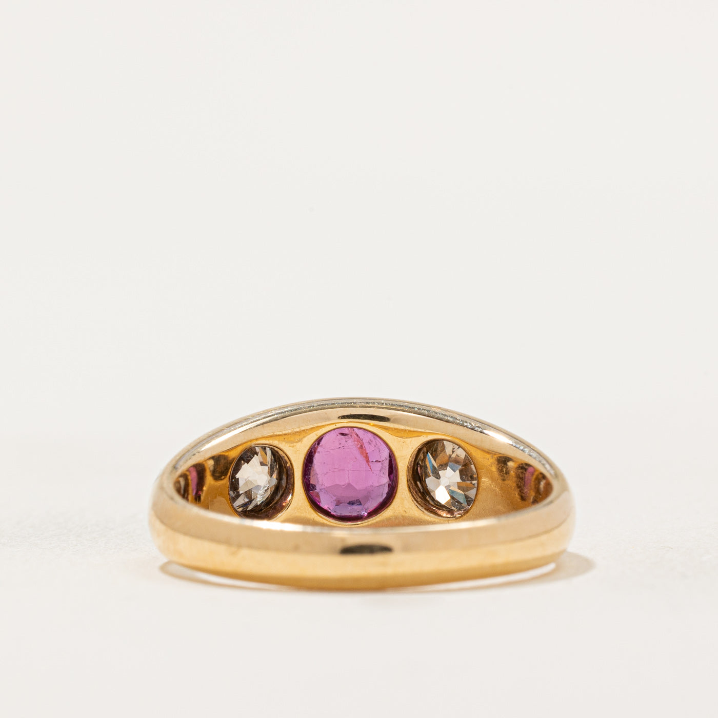 Bague ancienne sertie de diamants taille ancienne et de rubis | 0,90 ct au total, 0,85 ct | Taille 8,25 |
