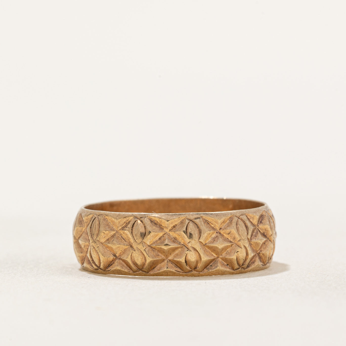 Bague en or jaune 9 carats sculptée à Londres en 1975 | Taille 8