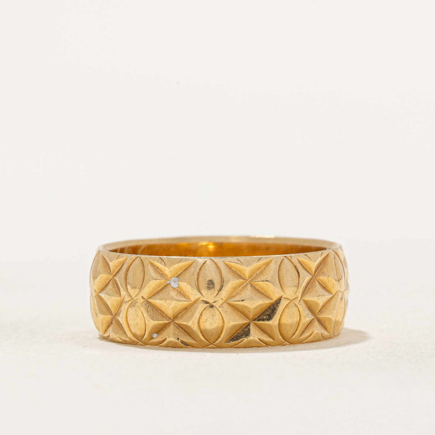 Bague en or jaune 18 carats poinçonnée à Londres en 1965 | Taille 7,25