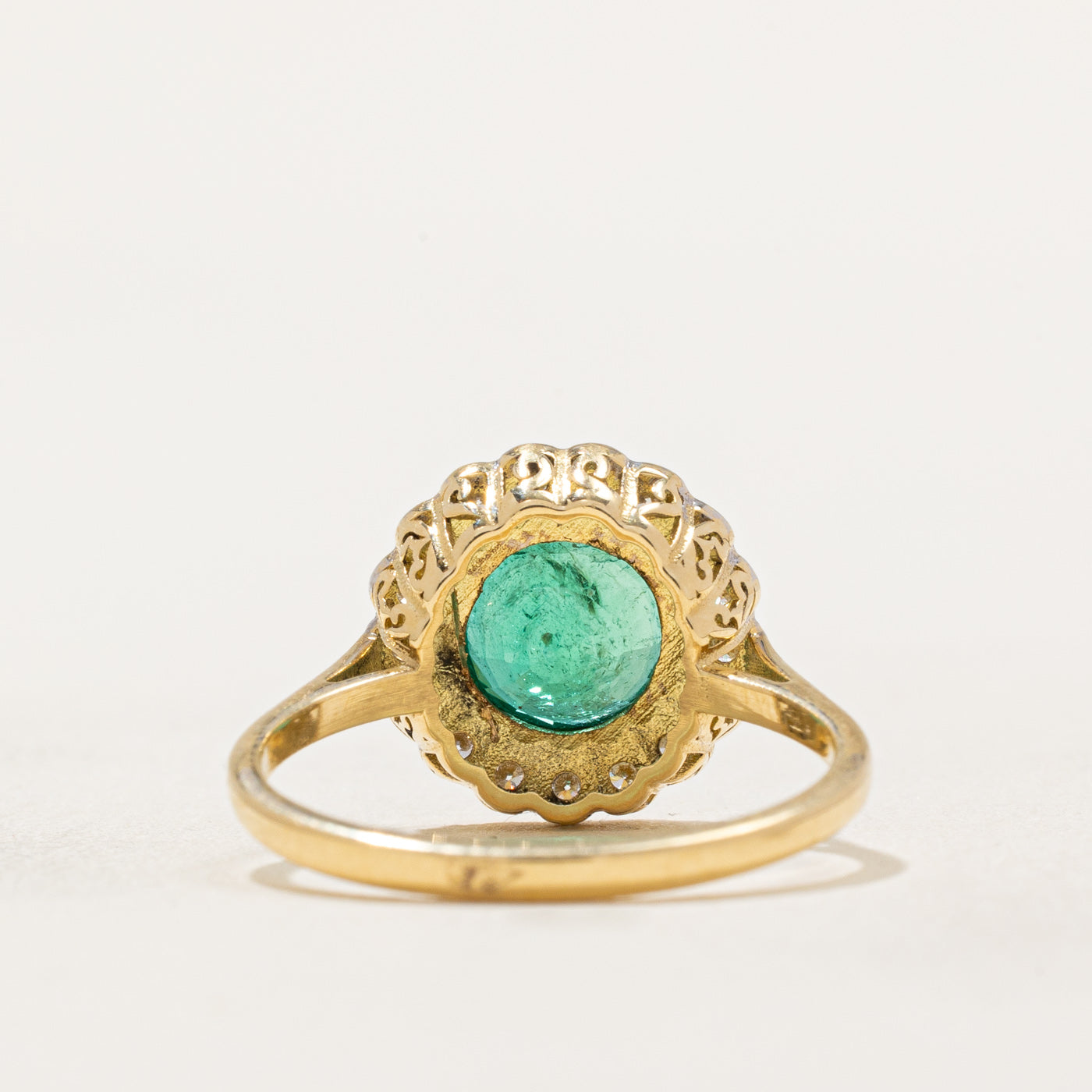 Bague vintage en émeraude naturelle de Zambie et diamants, de fabrication britannique | 1,40 ct, 0,34 ct au total | Taille 6,75 |