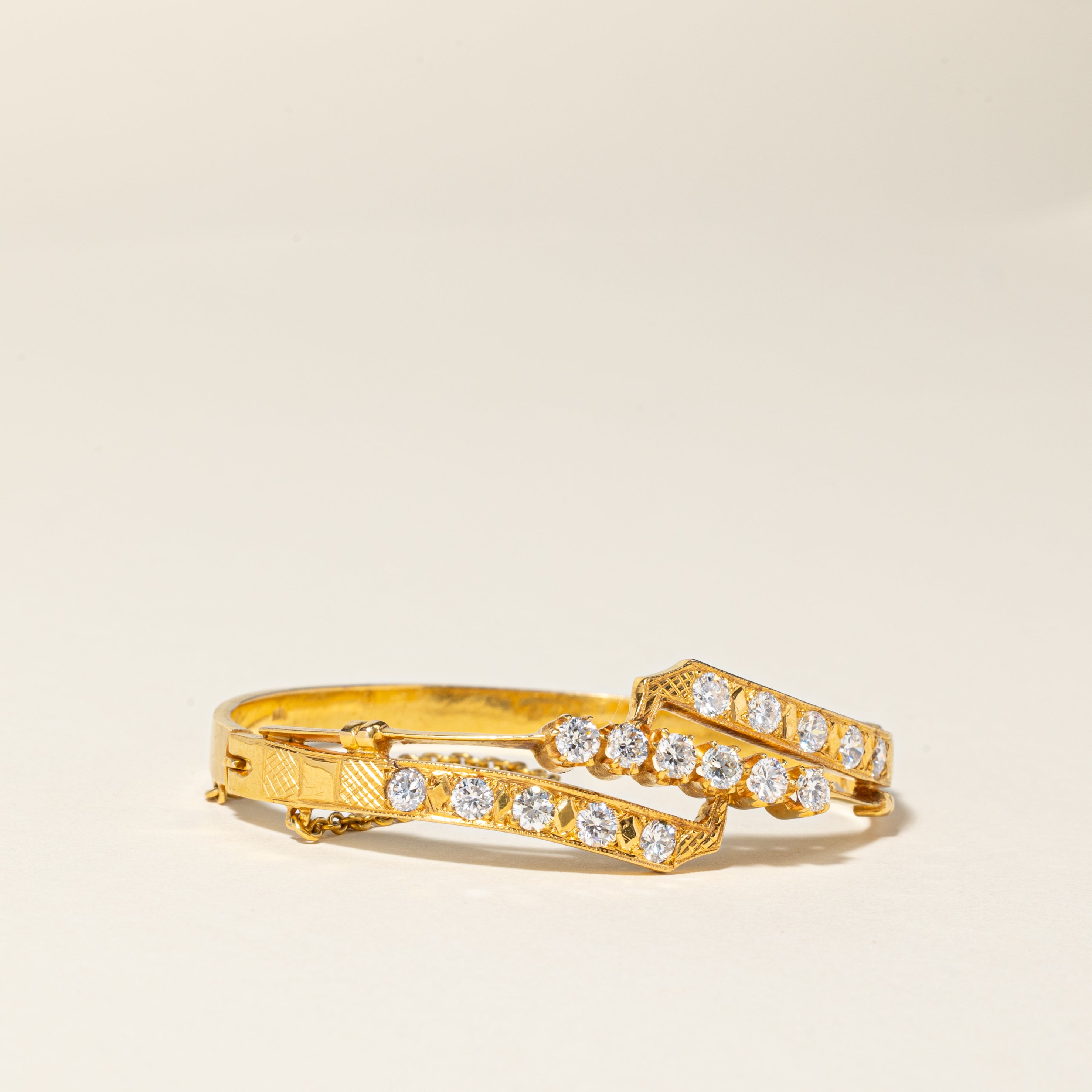 15K Yellow Gold Diamond Oval Shaped Bangle Bracelet | 2.67ctw | 7"