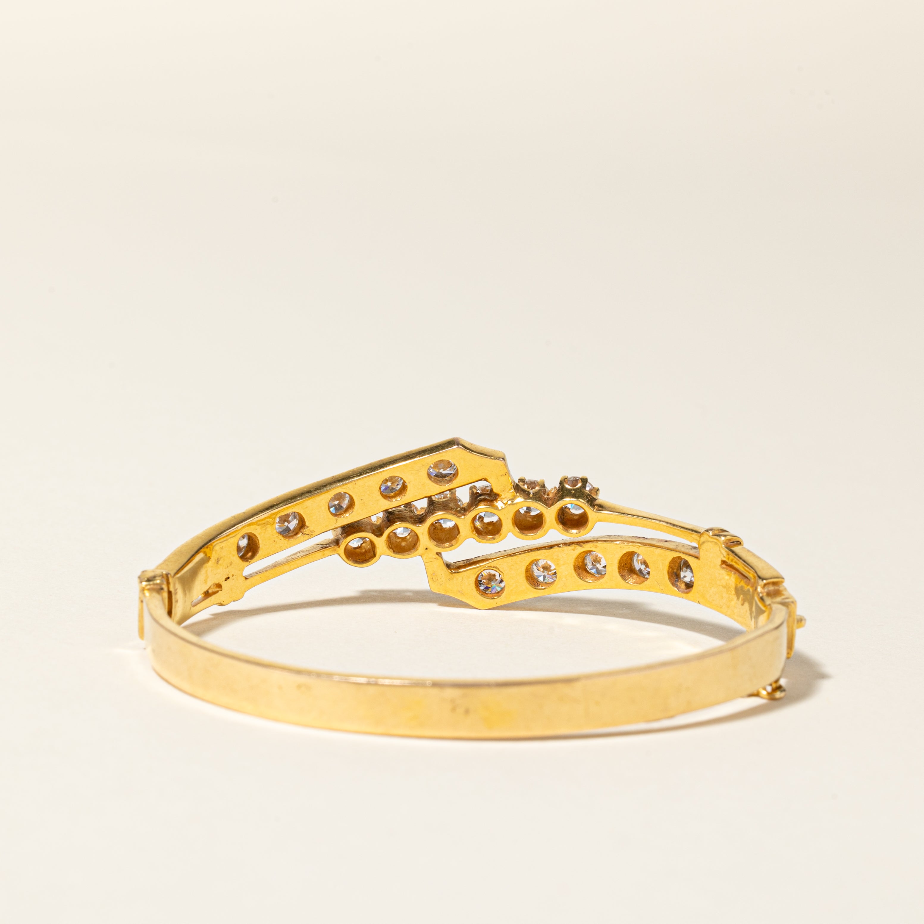 15K Yellow Gold Diamond Oval Shaped Bangle Bracelet | 2.67ctw | 7"