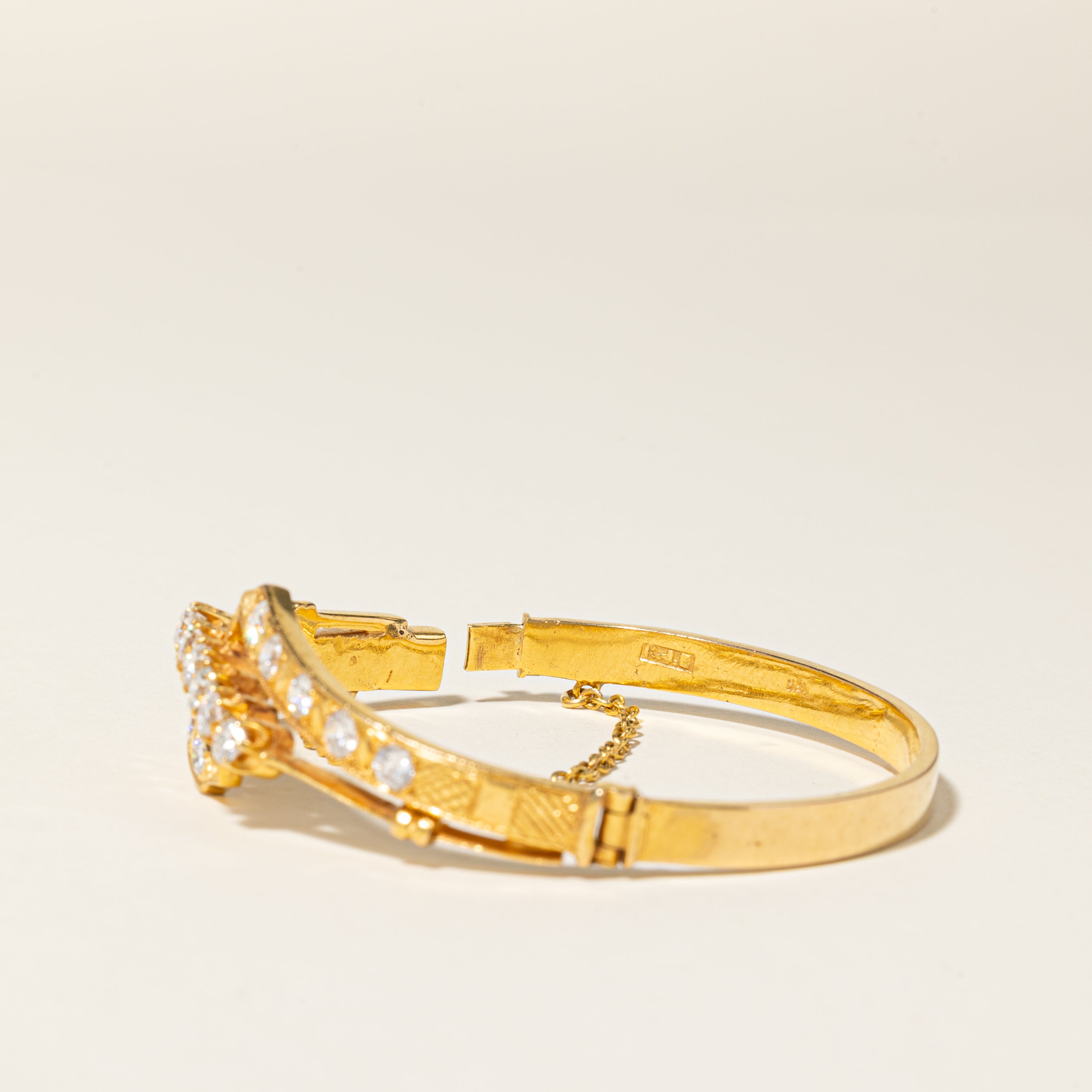 15K Yellow Gold Diamond Oval Shaped Bangle Bracelet | 2.67ctw | 7"