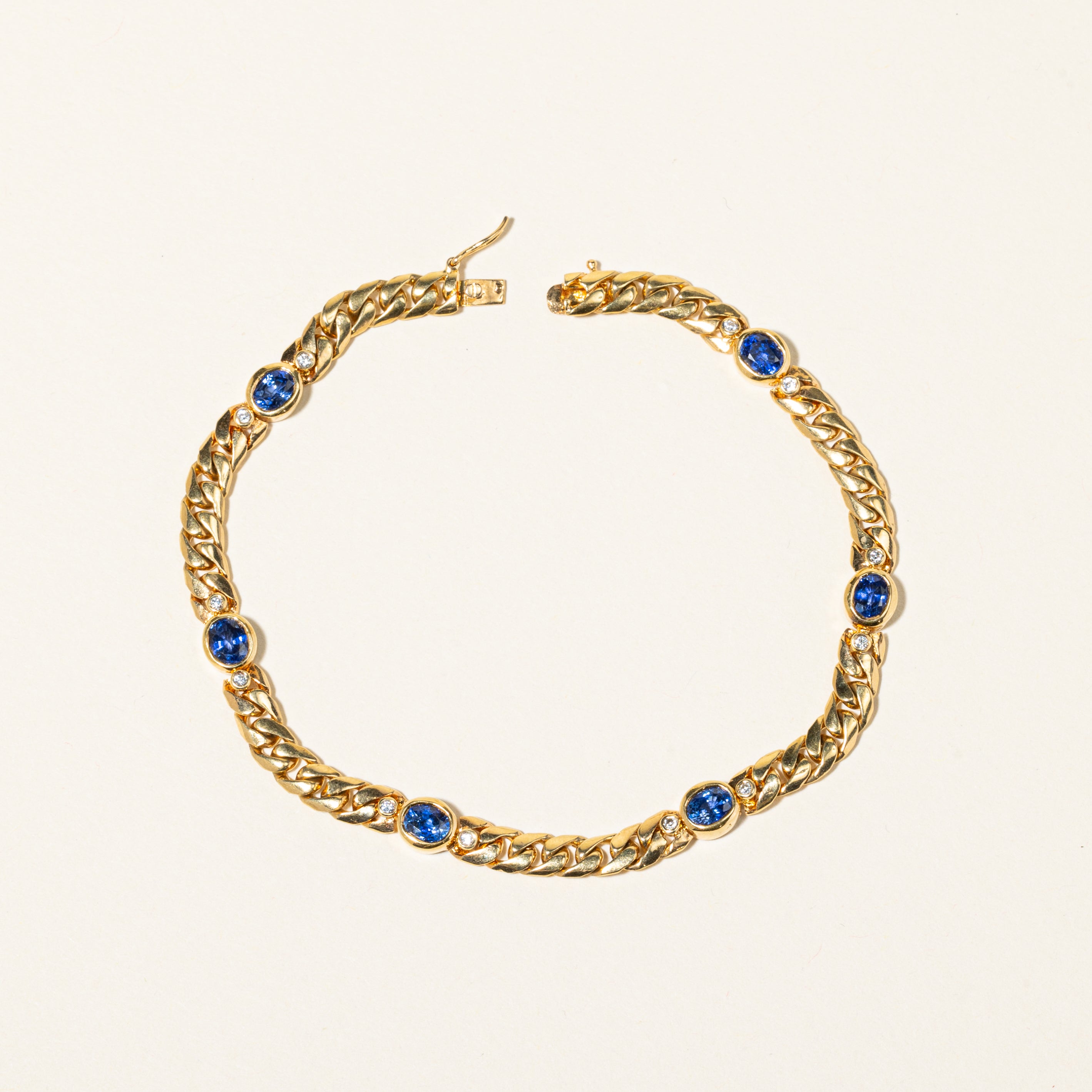 Bracelet en or jaune 18 carats serti de diamants et de saphirs | 0,13 ct au total, 2,58 ct au total | 18,4 cm