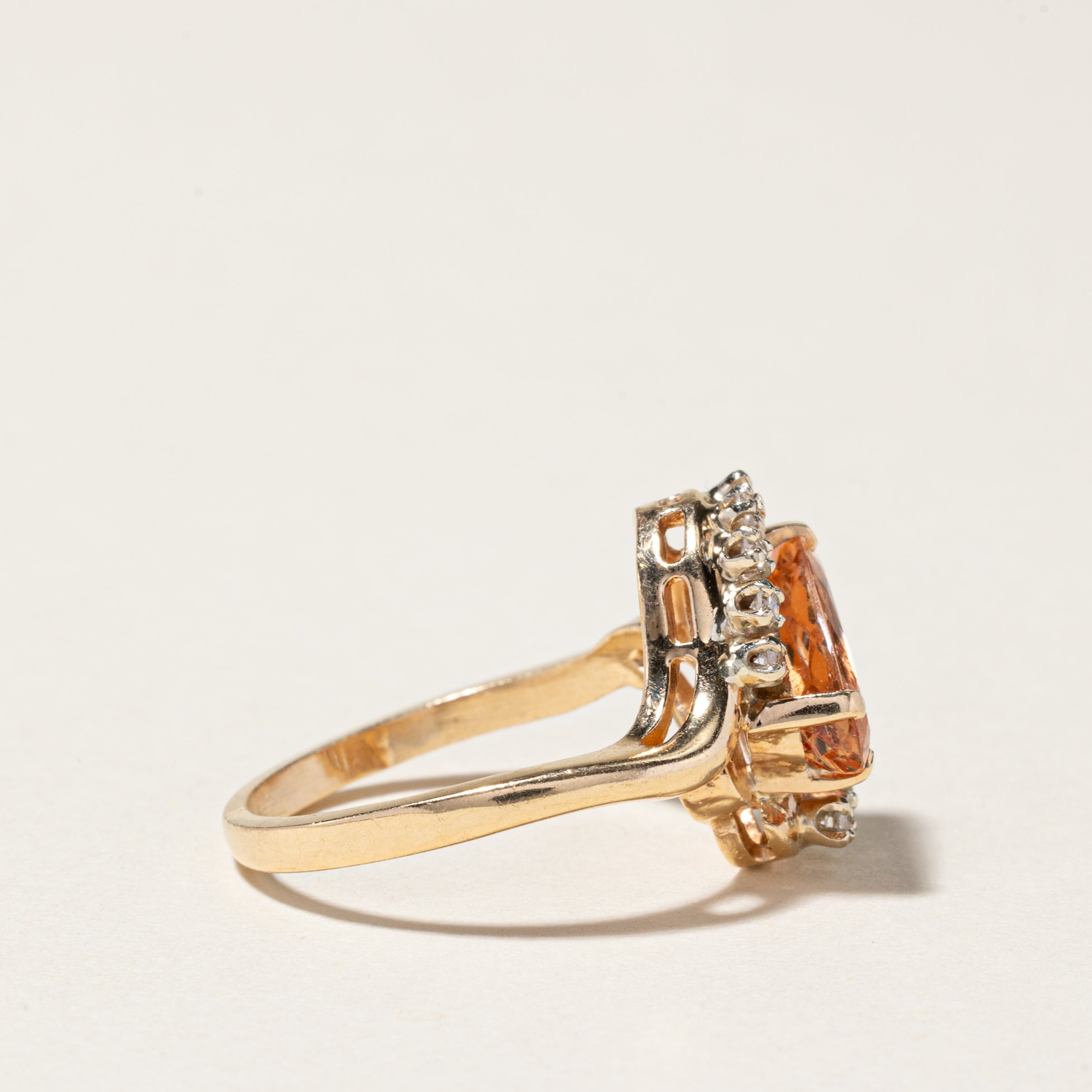 Bague en or jaune 14 carats, morganite et diamants | 1,30 ct, 0,16 ct au total | Taille 6,5